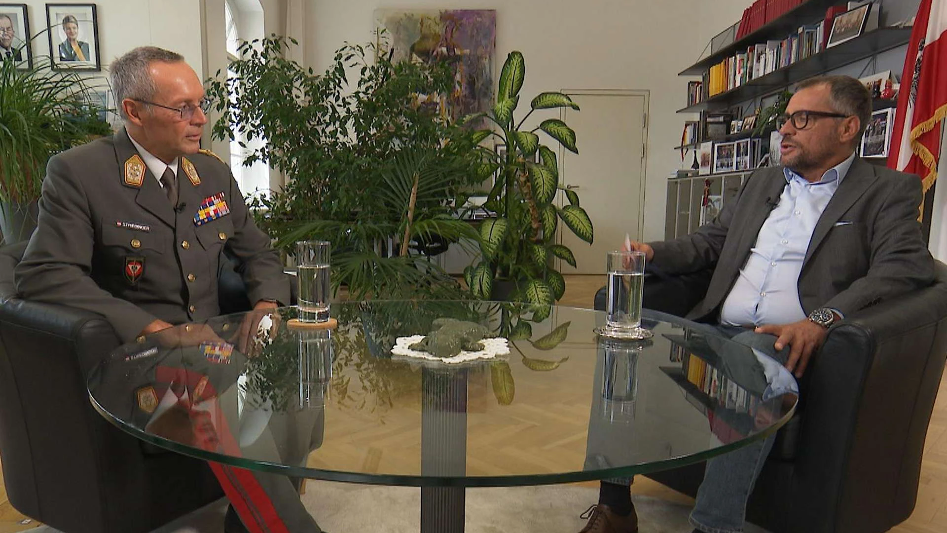 Generalstabschef Rudolf Striedinger im Gespräch mit Robert Friess.