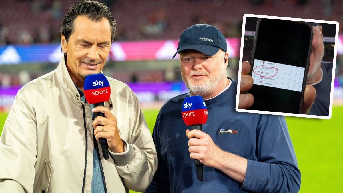 Stefan Raab zeigte seinen Handybildschirm mit einem Screenshot zum 1. FC Köln. 