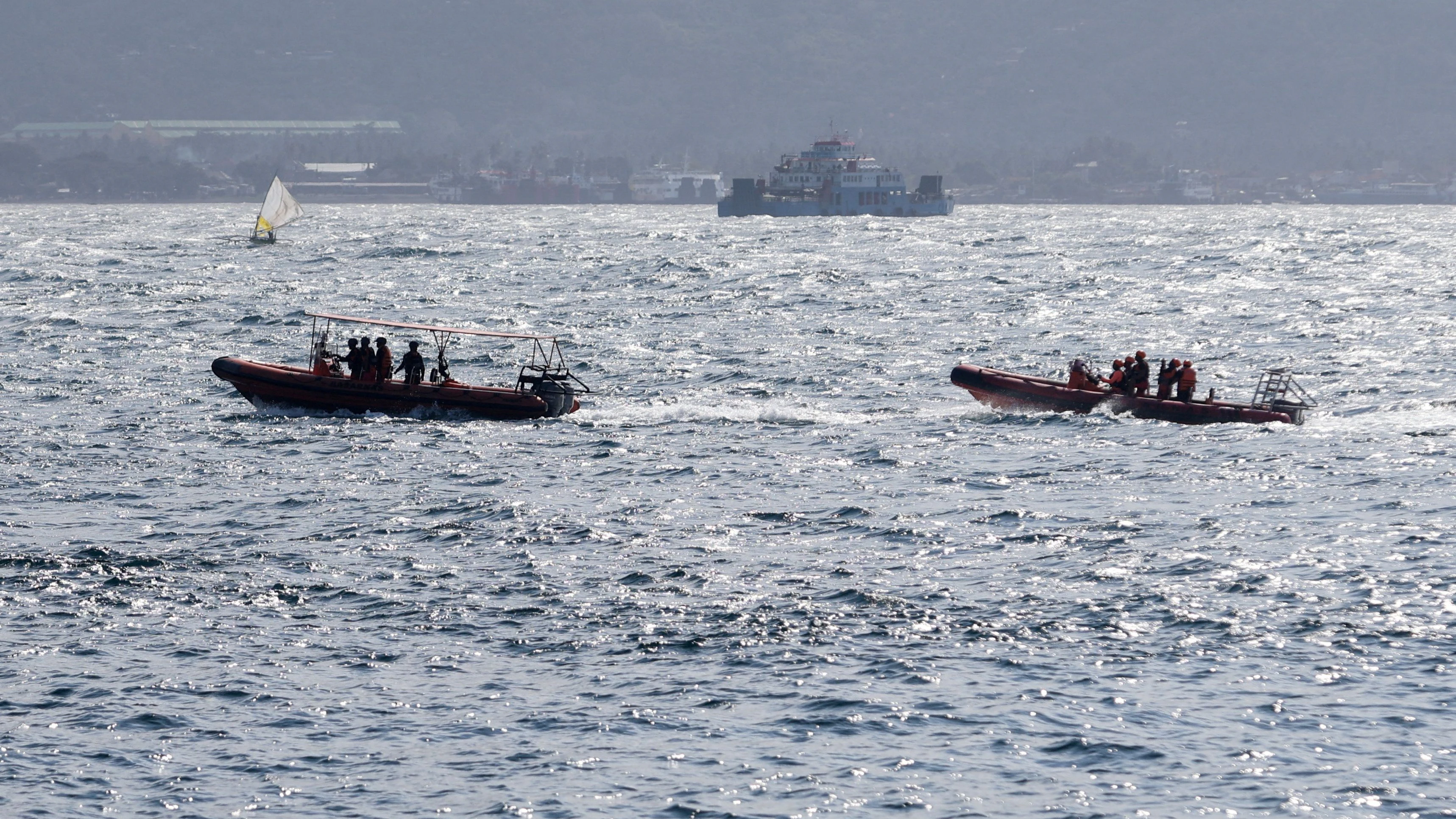 Heute.at - Fähre mit 243 Menschen an Bord verschwunden