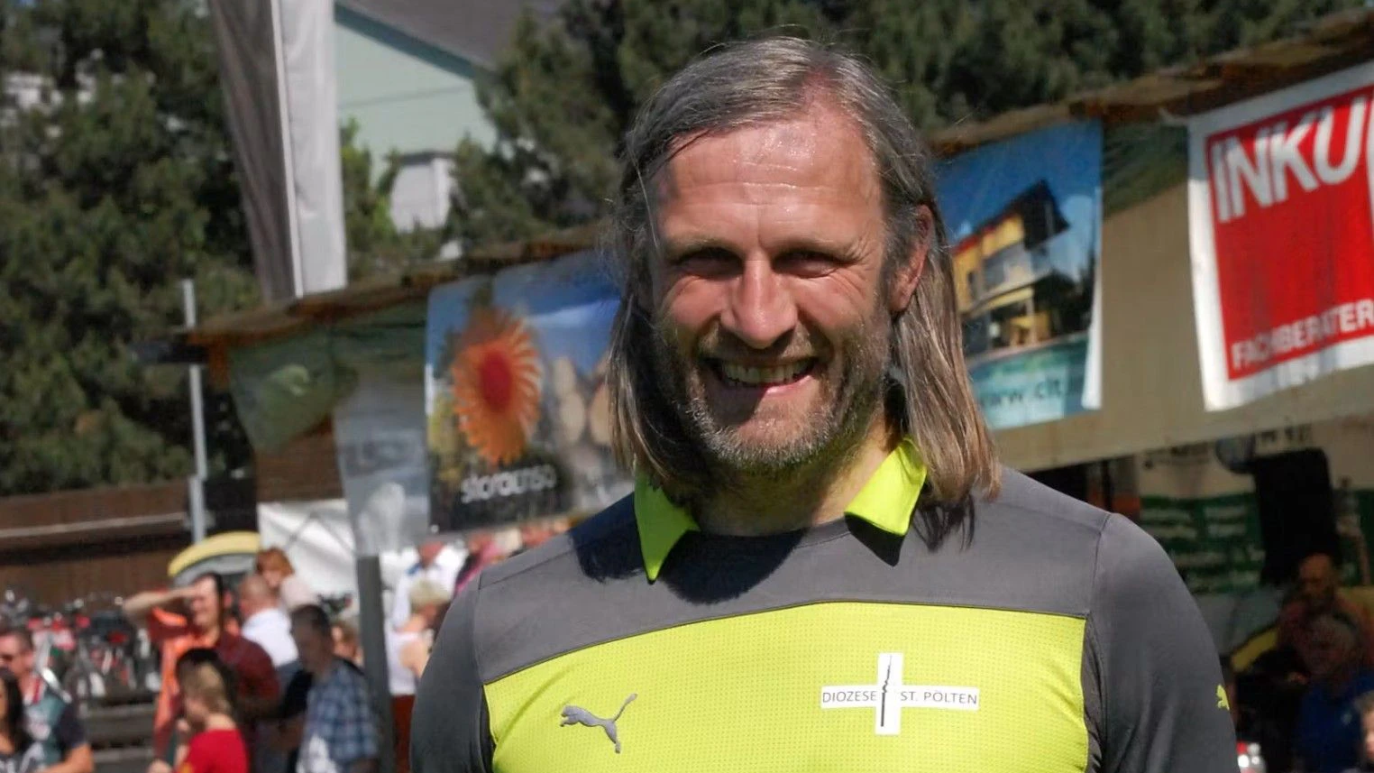 64-jähriger Ybbstaler Pfarrer Hans Wurzer hielt Elfer in Ligaspiel