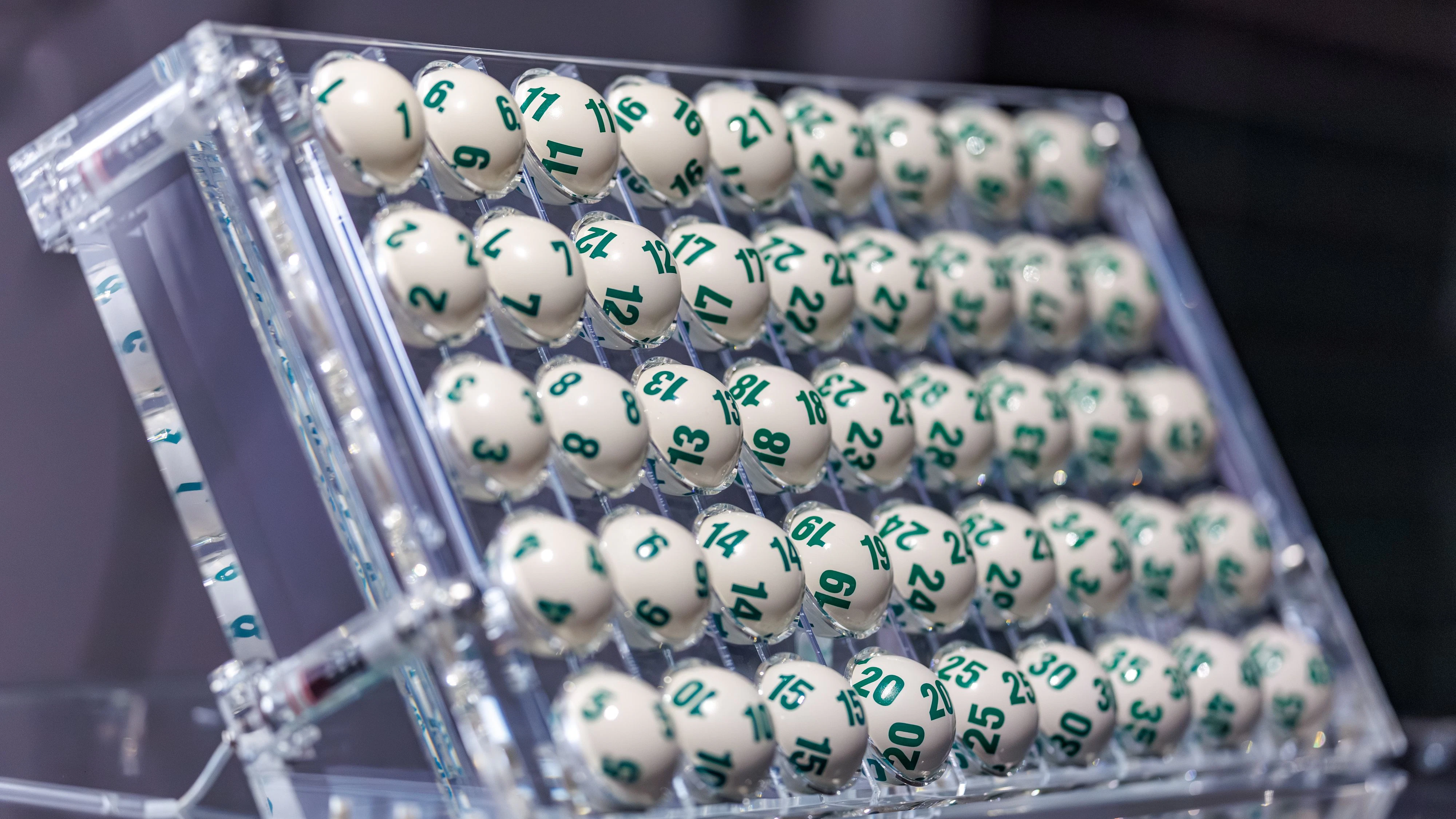 Heute.at - Lotto-Jackpot geknackt! Drei Sechser kassieren 3,6 Mio.