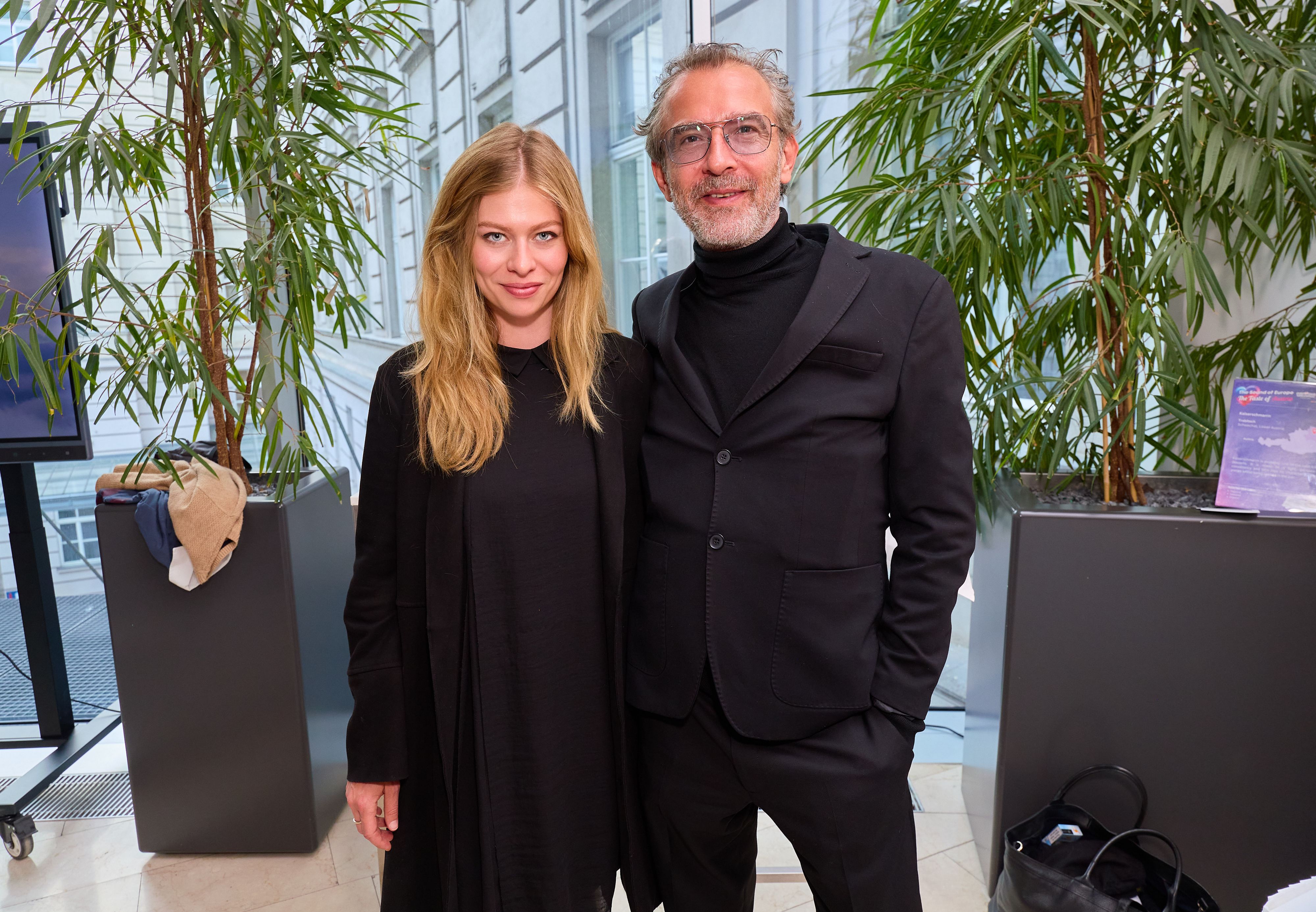 Zoe Straub mit Vater Christoph bei einem Polit-Empfang im Rahmen des ESC Eurovision Contest 2026.