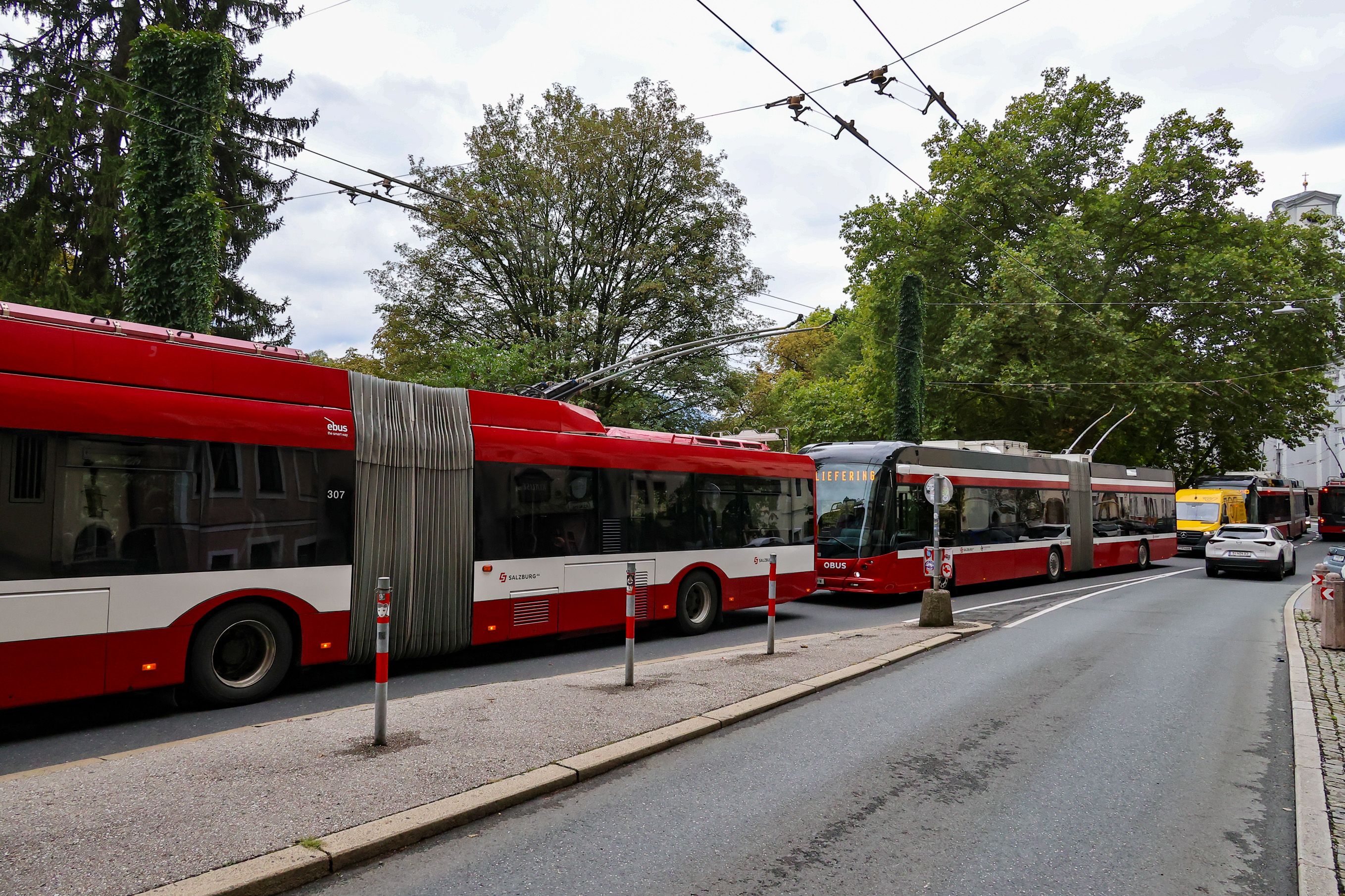 Heute.at - Neutor dicht! Gleich zum Start stehen Busse im Stau