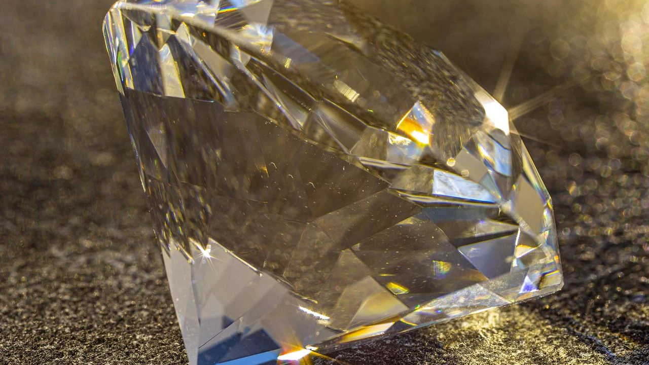 Heute.at - Diamant-Batterie liefert Strom für Jahrtausende