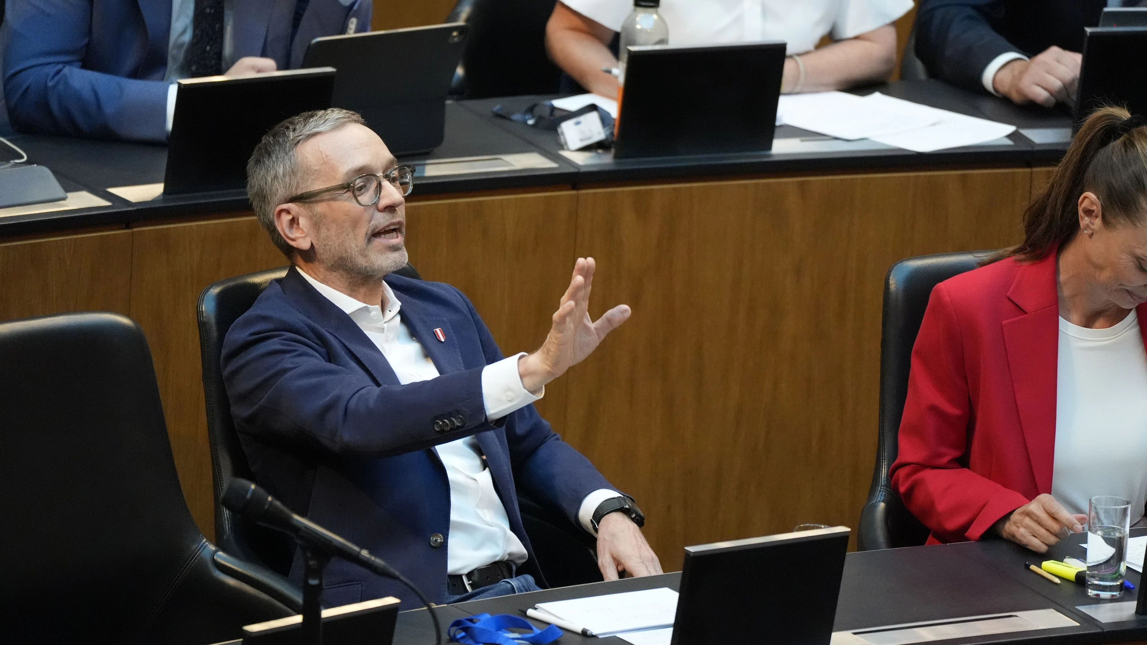 Klima-Aussagen von FPÖ-Chef Herbert Kickl beim ORF-"Sommergespräch" sorgten in der Sondersitzung für einen Schlagabtausch.