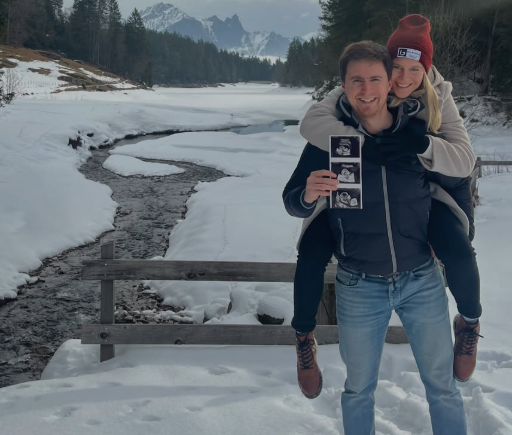 Schweizer Ski-Ass Kopp verkündet Baby-News.