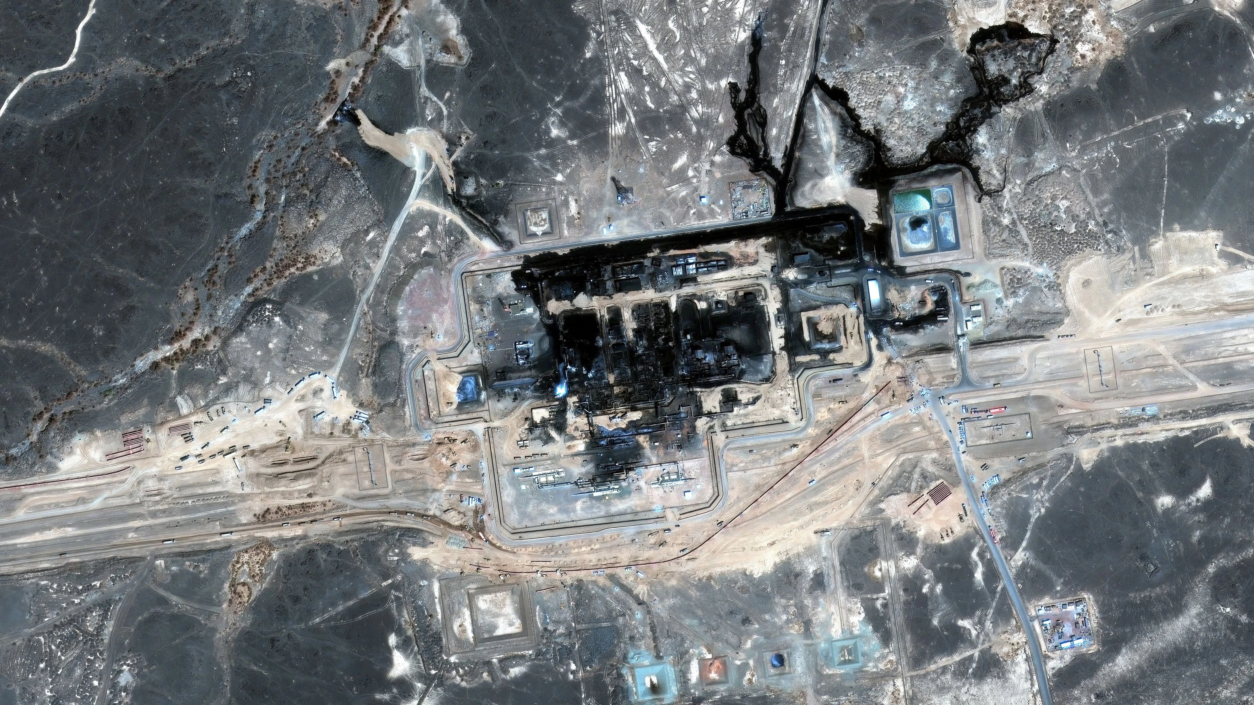Heute.at - Bilder zeigen Ausmaß – wichtige Saudi-Pipeline zerbombt