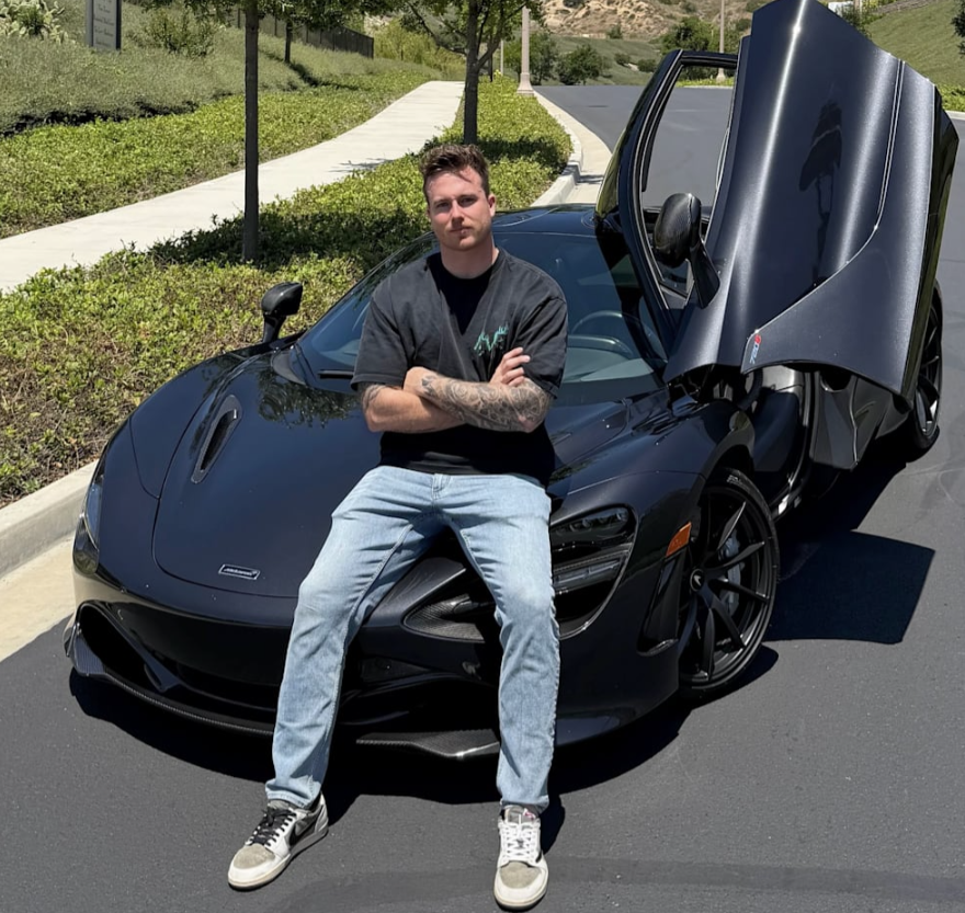 Heute.at - Auto-Influencer (27) stirbt bei Horror-Crash