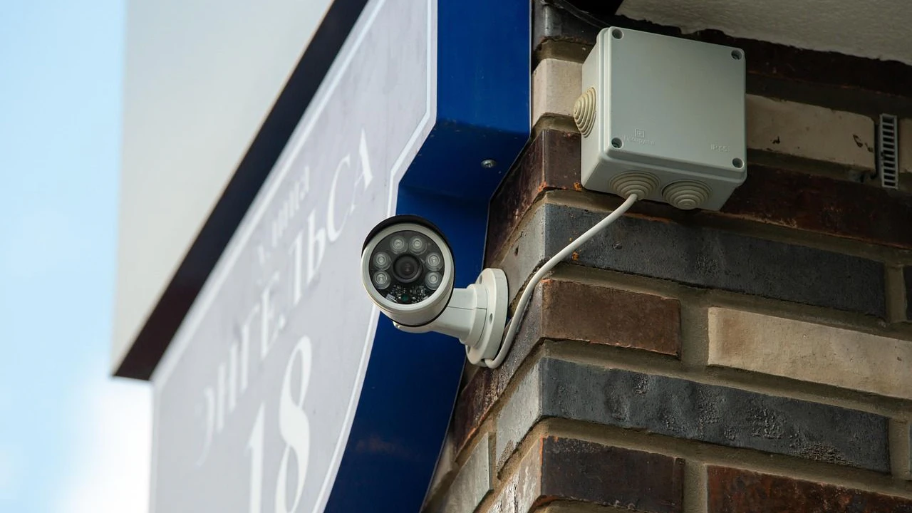 Heute.at - Gadget um 6 Euro spürt versteckte Kameras auf