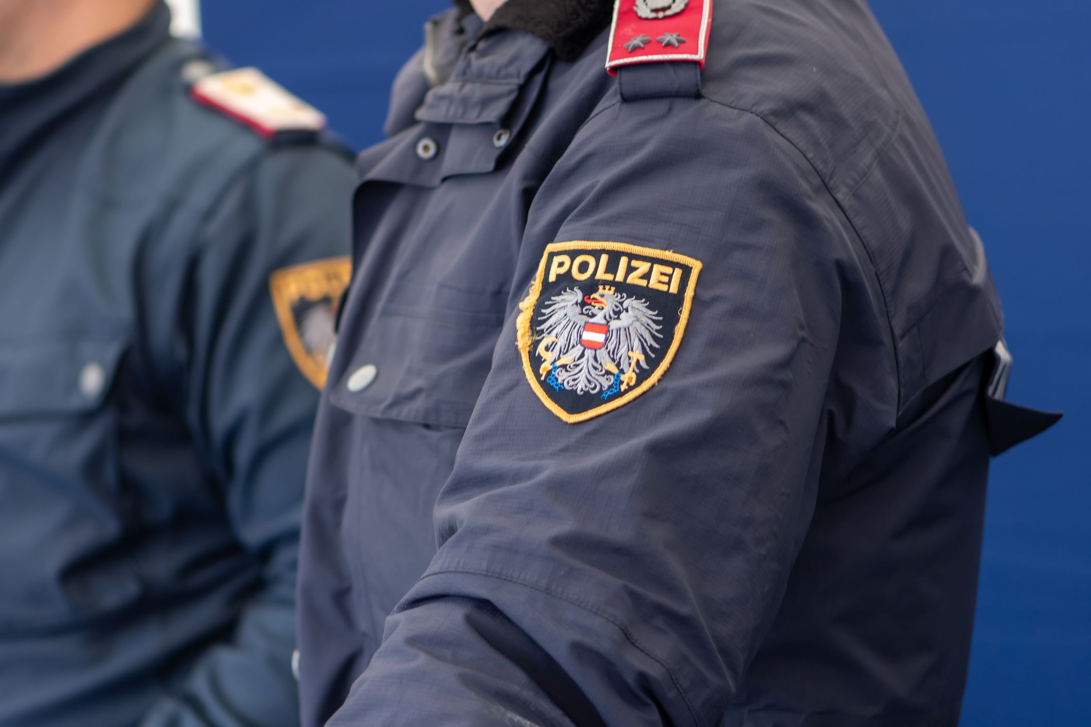 Der Beamte hatte mehrere Stunden mit Kollegen in dem Lokal verbracht, bevor er seine Notdurft verrichtete.
