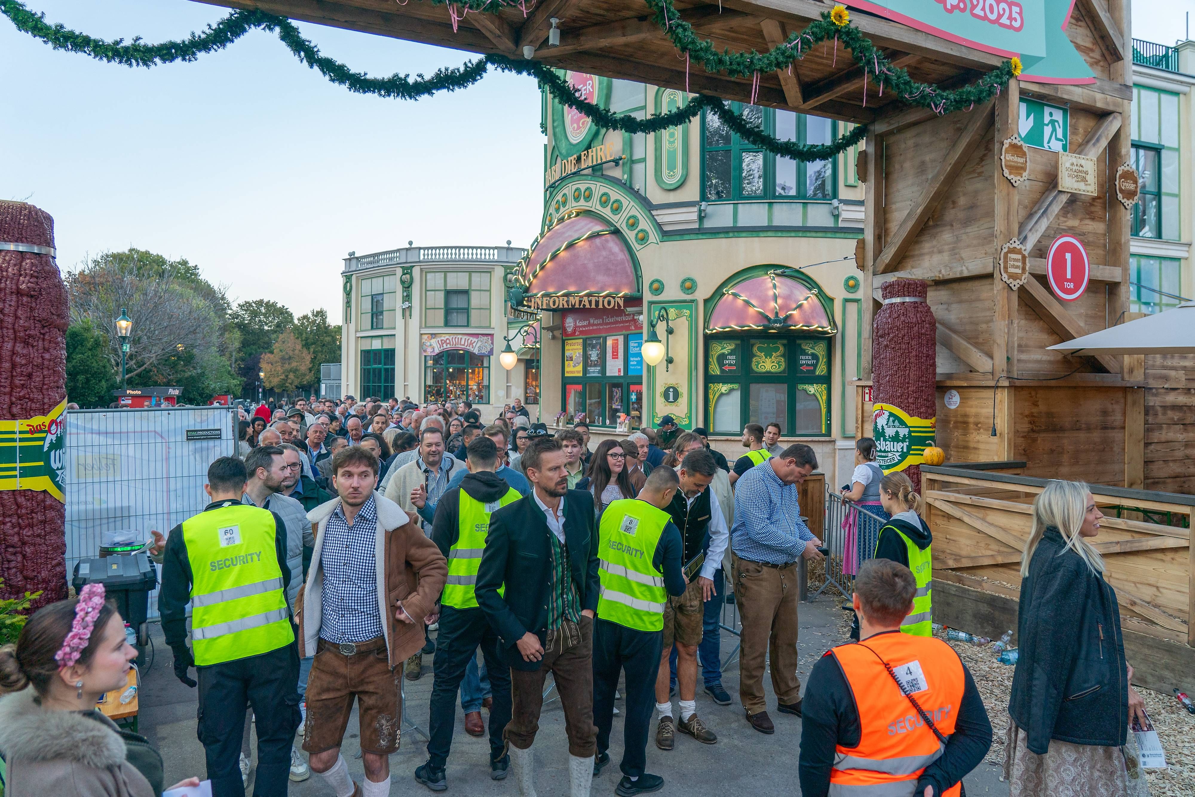 Dirndl, Maß und beste Stimmung – doch bei manchen Verstößen ist die Gaudi schnell vorbei.