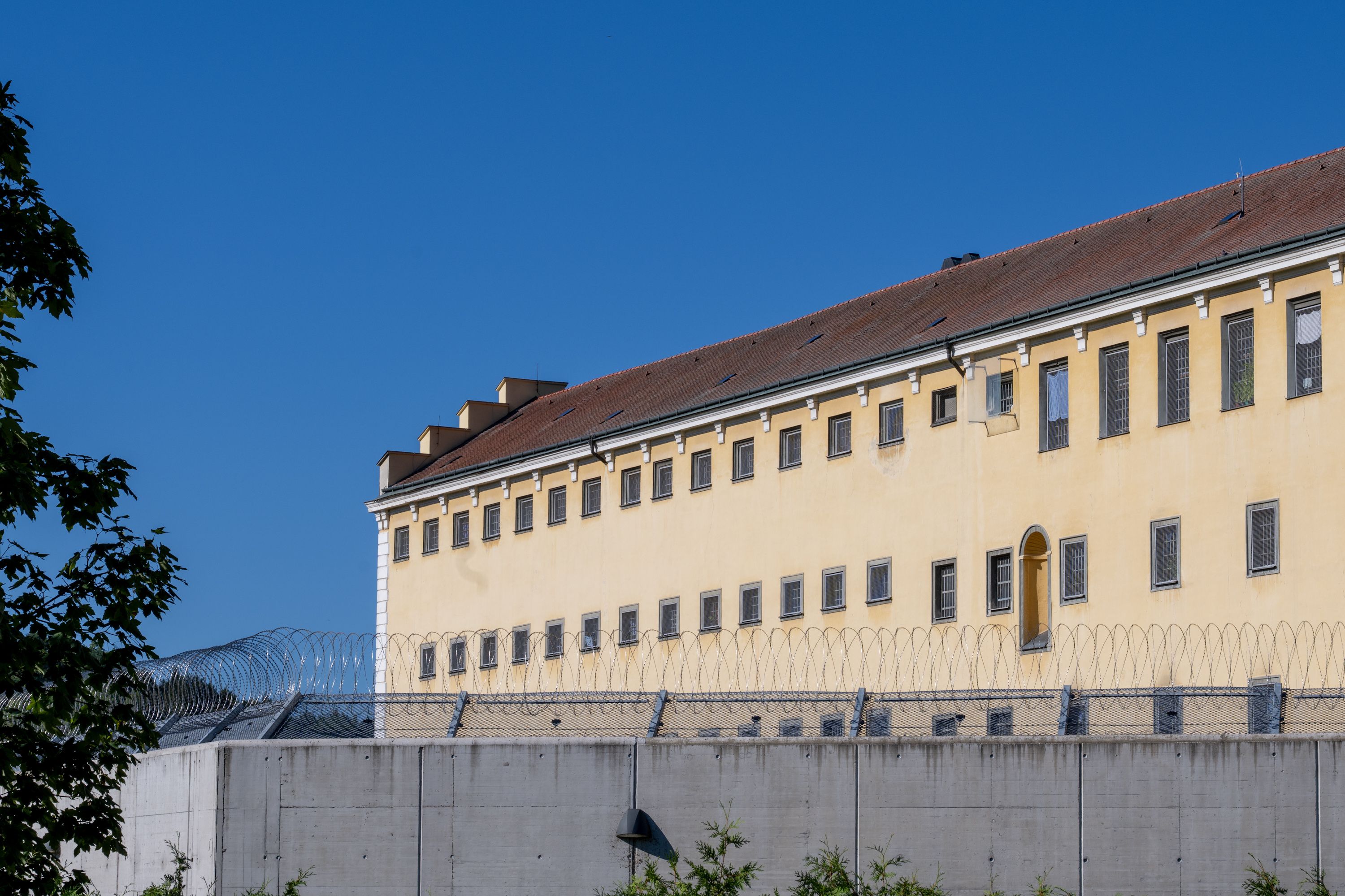 Eine Kamera filmte die Bluttat im Forensisch-Therapeutischen Zentrum Garsten. 
