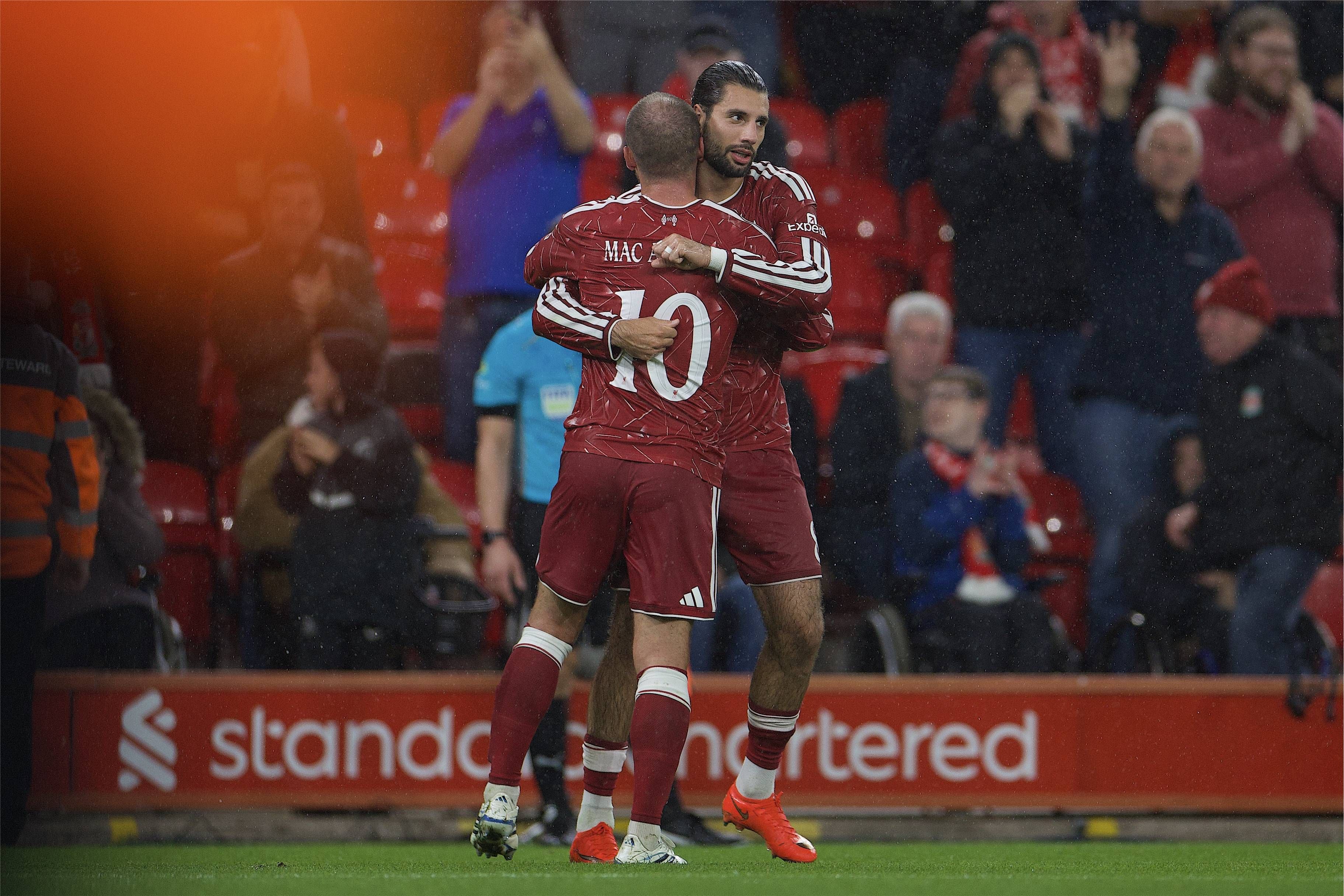 Großer Jubel bei den Liverpool-Stars. 