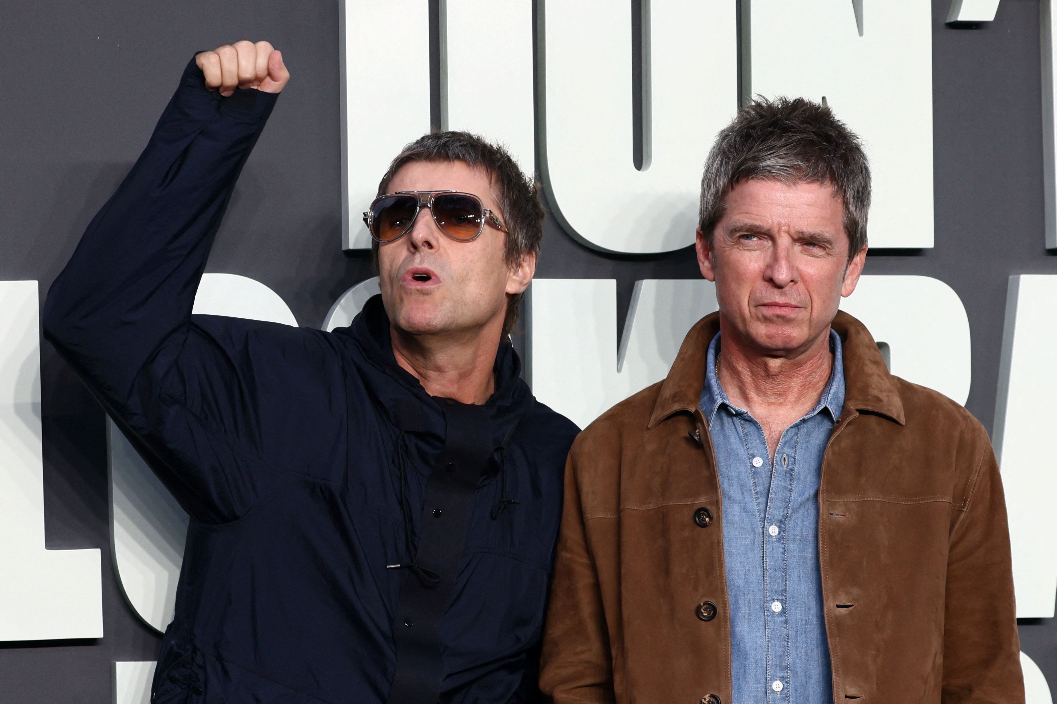 Liam Gallagher und Noel Gallagher bei der England-Premiere ihrer Doku 