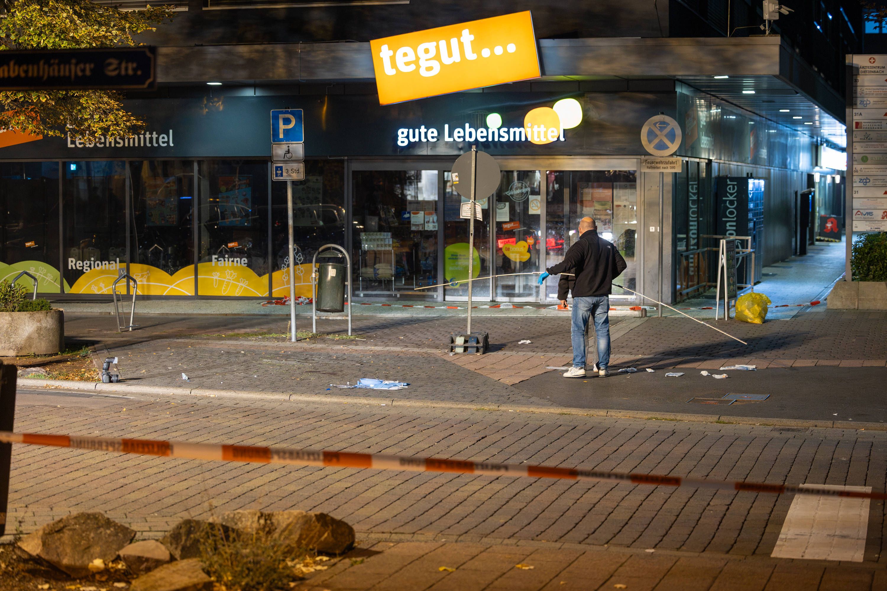 Heute.at - Mann auf offener Straße vor Supermarkt erschossen