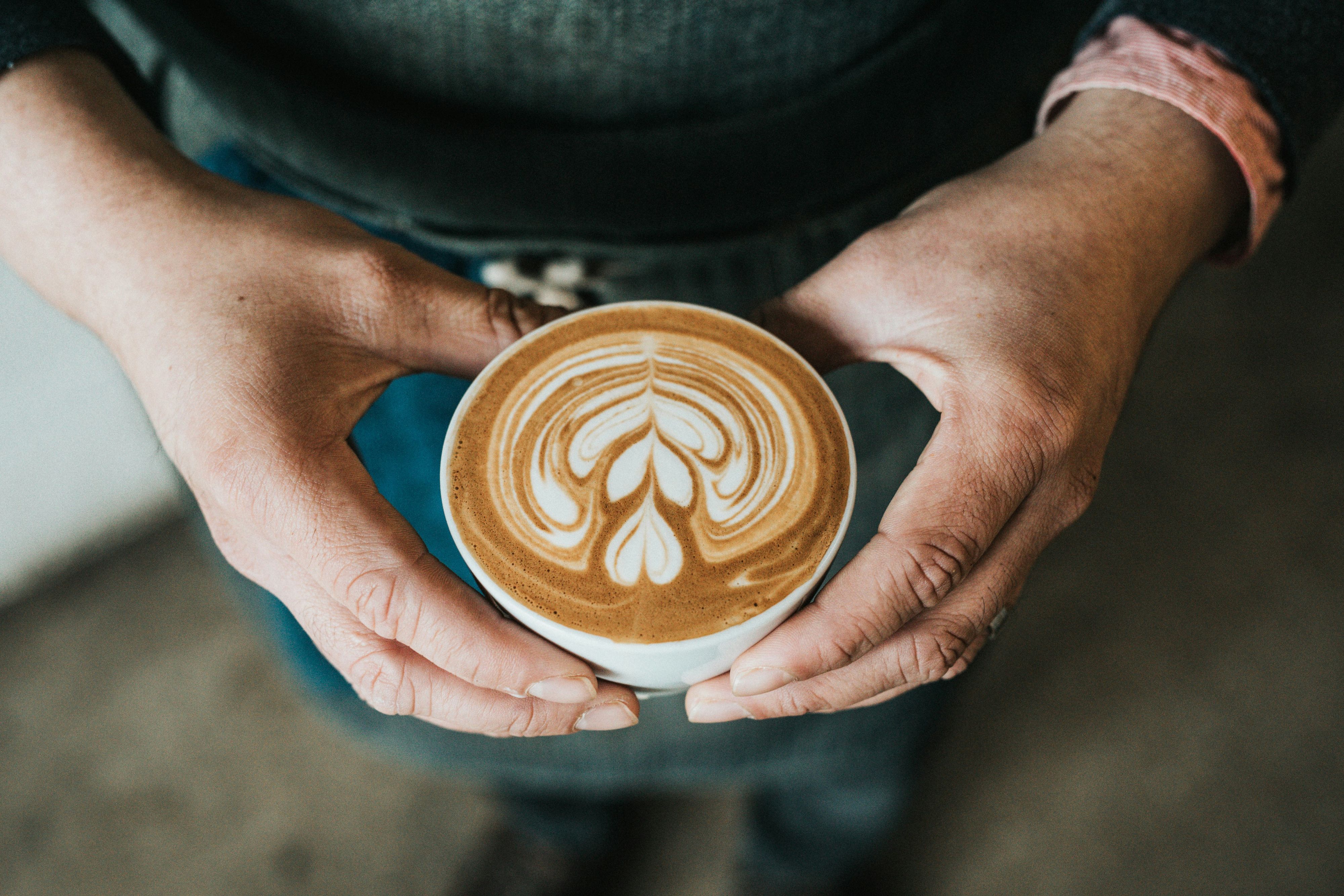 Ob zum Aufstehen oder gegen das Nachmittagstief: Kaffee geht für viele immer.