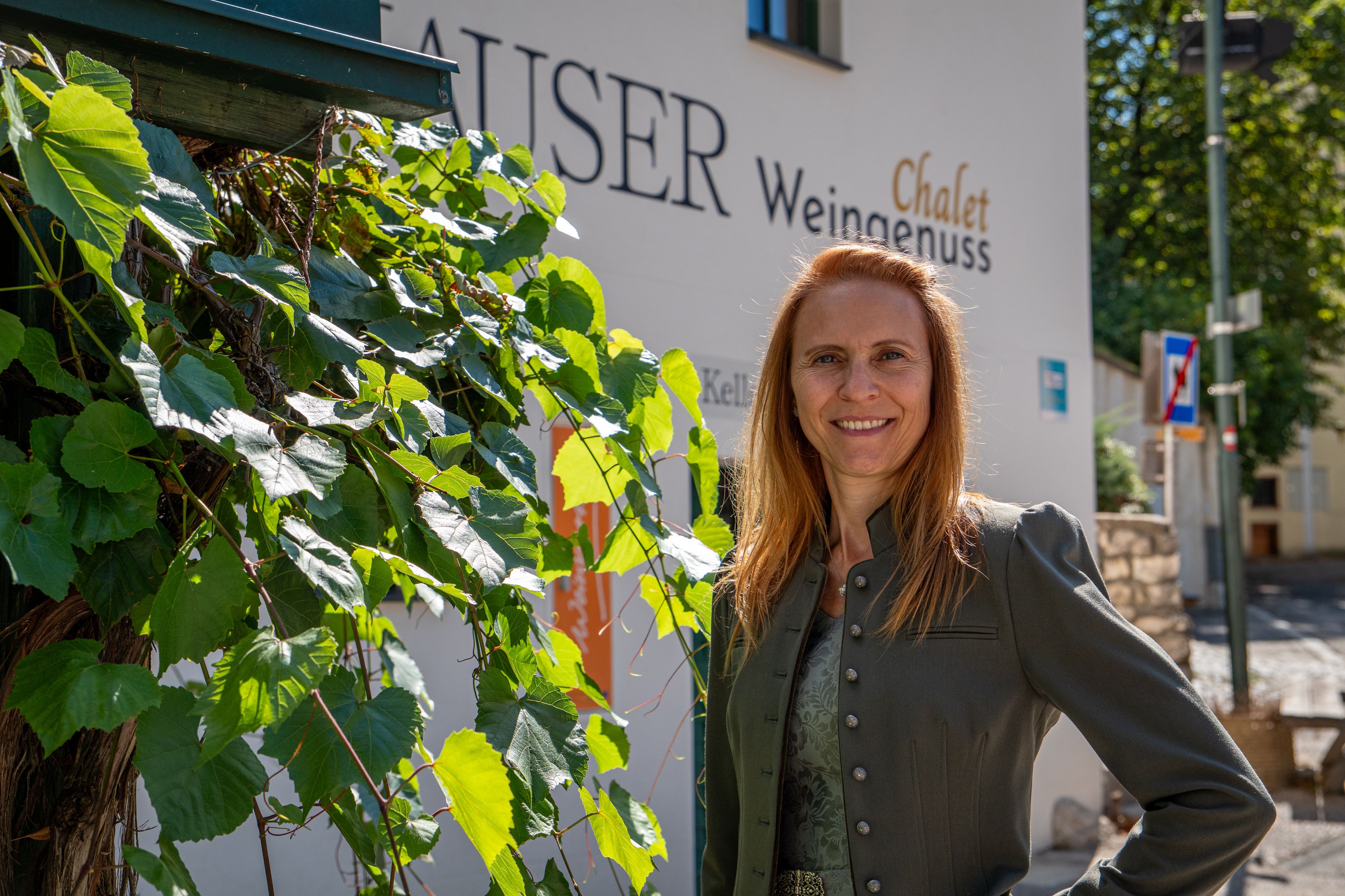 <strong>Waltraud Hauser</strong> hat den historischen Familienkeller als Bauherrin in Eigenregie in einen Rückzugsort für Wein-, Genuss- und Erholungssuchende verwandelt.