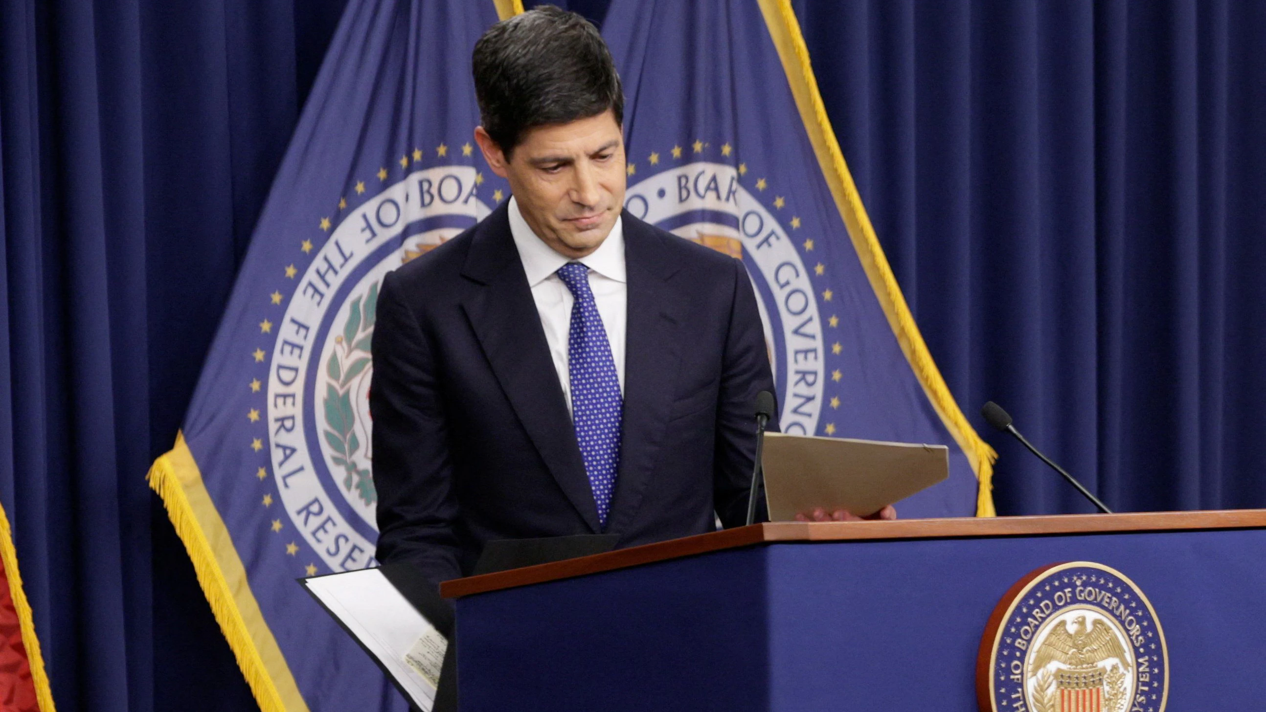 Ging schief: Donald Trump hatte extra seinen Vertrauten Kevin Warsh an die Spitze der Fed gesetzt, um eine Zinssenkung durchzudrücken.