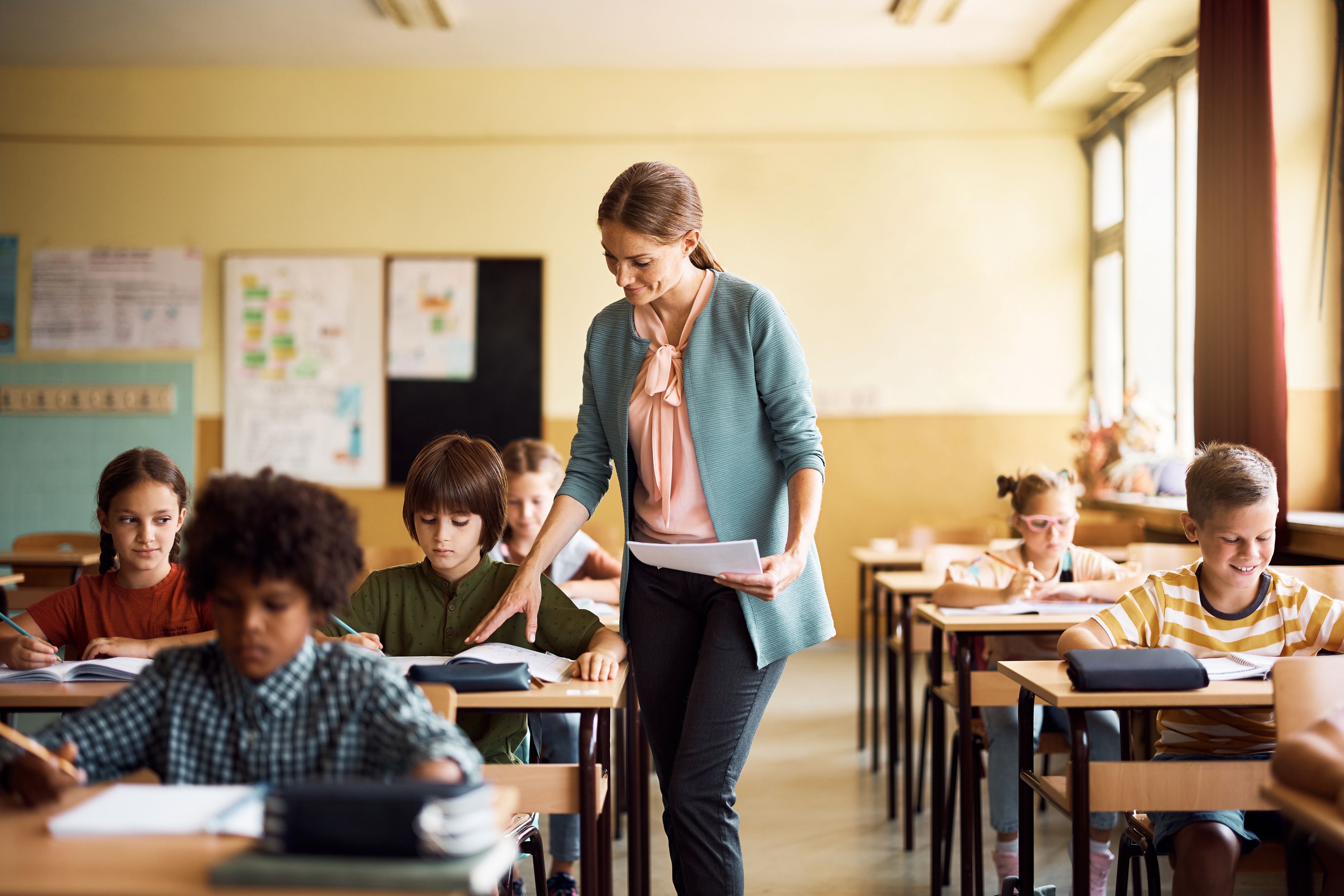 Heute.at - 550 Euro! So zahlen Lehrer für die Schule privat drauf
