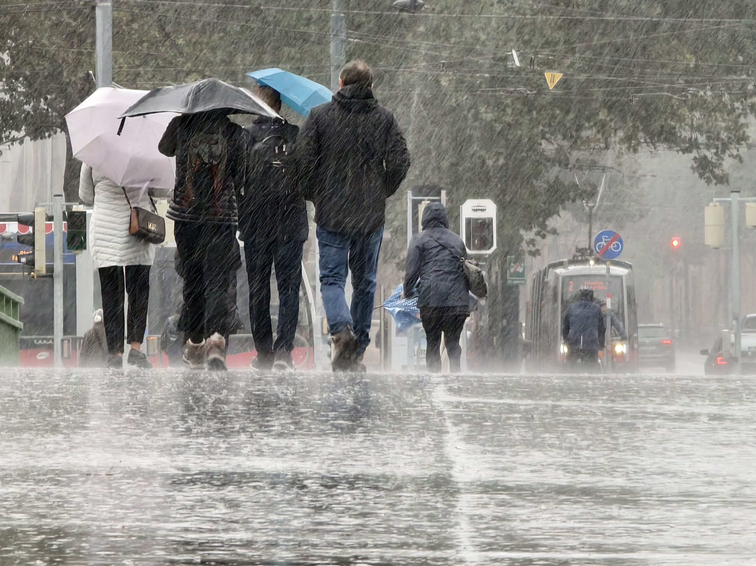 Heute.at - Regen-Walze rollt jetzt direkt auf Österreich zu