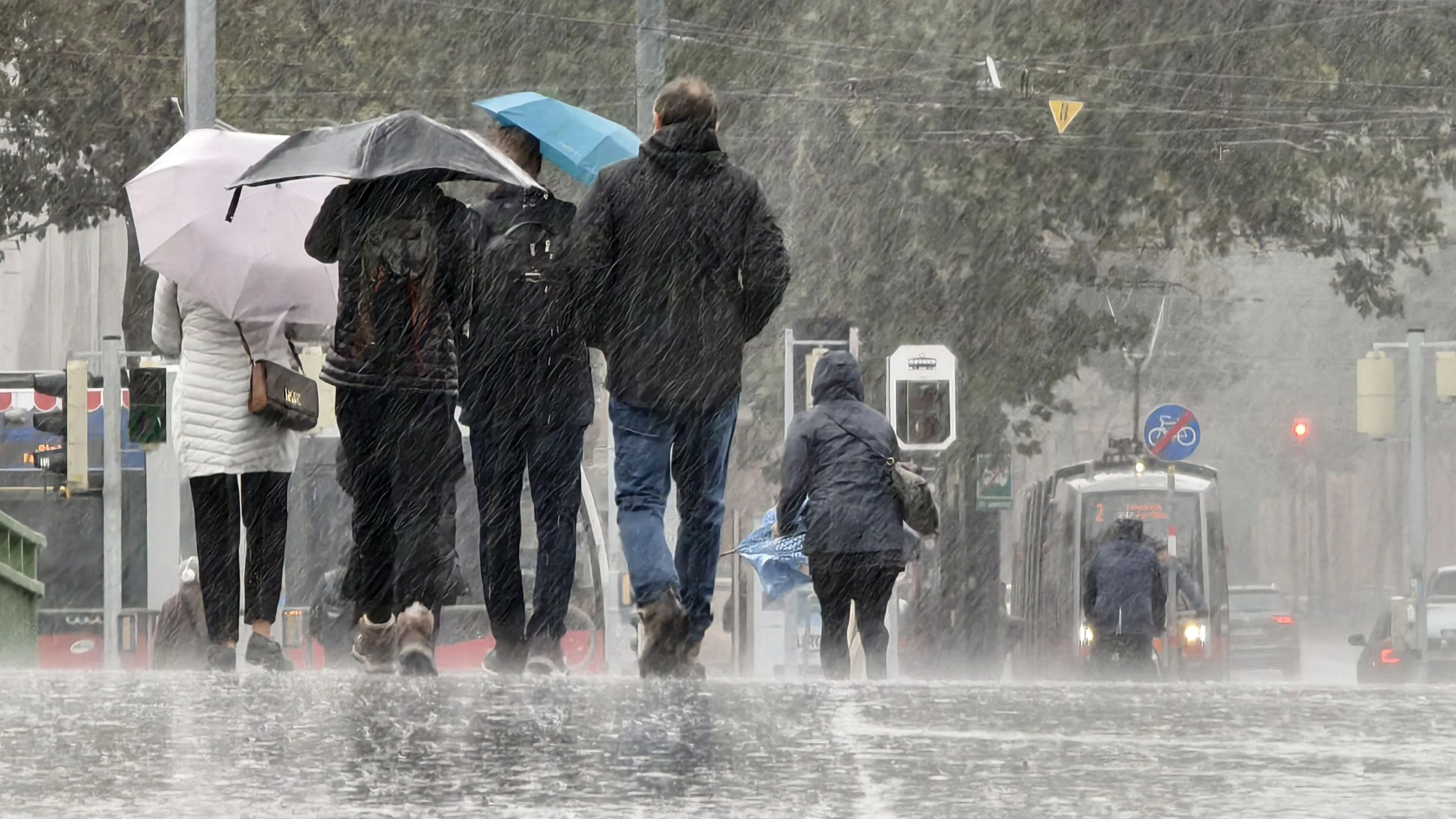 Heute.at - Regen-Walze rollt jetzt direkt auf Österreich zu