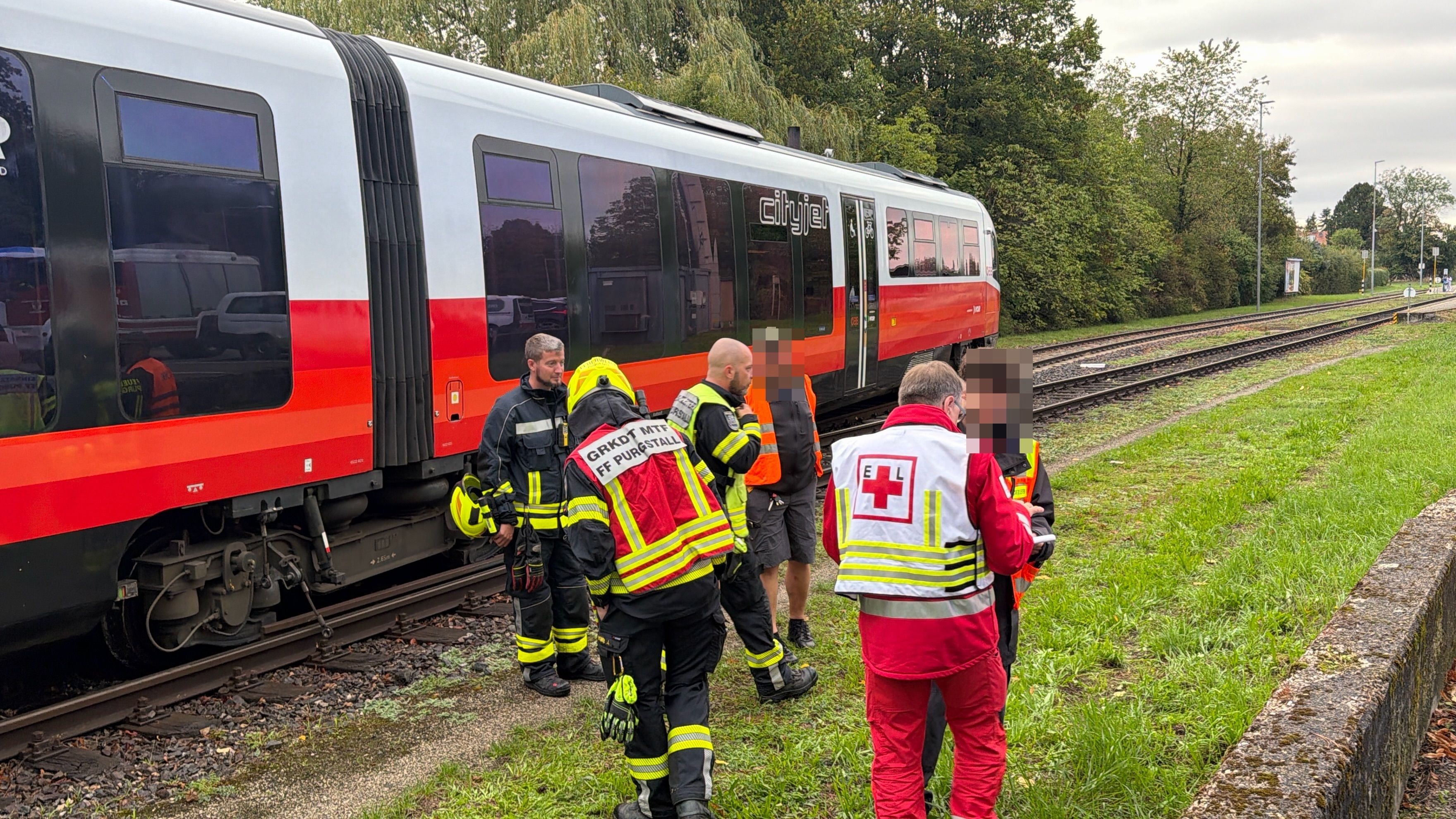 Heute.at - Zug in Niederösterreich entgleist – Fahrgäste evakuiert