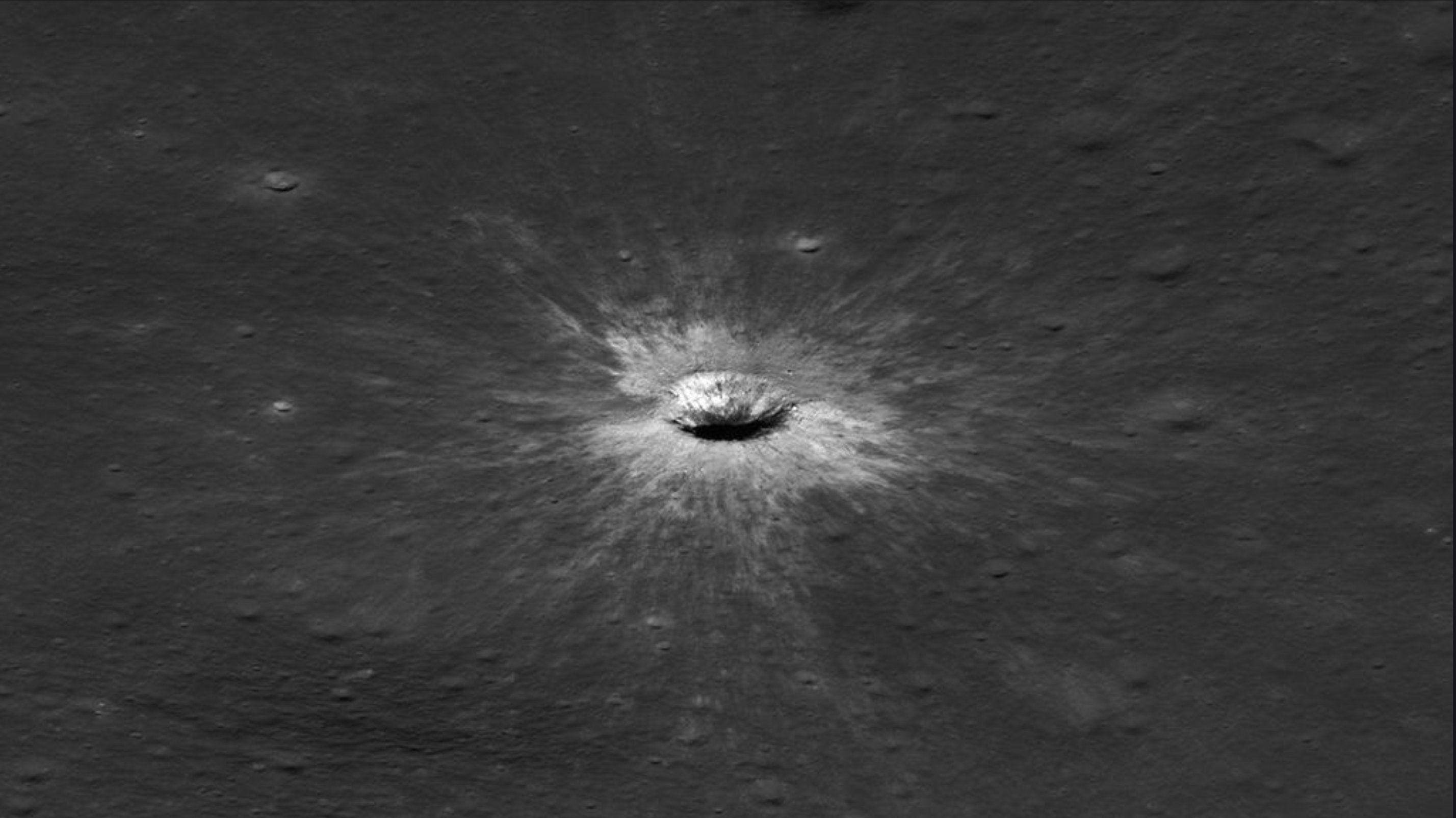 Heute.at - NASA entdeckt riesigen neuen Mondkrater