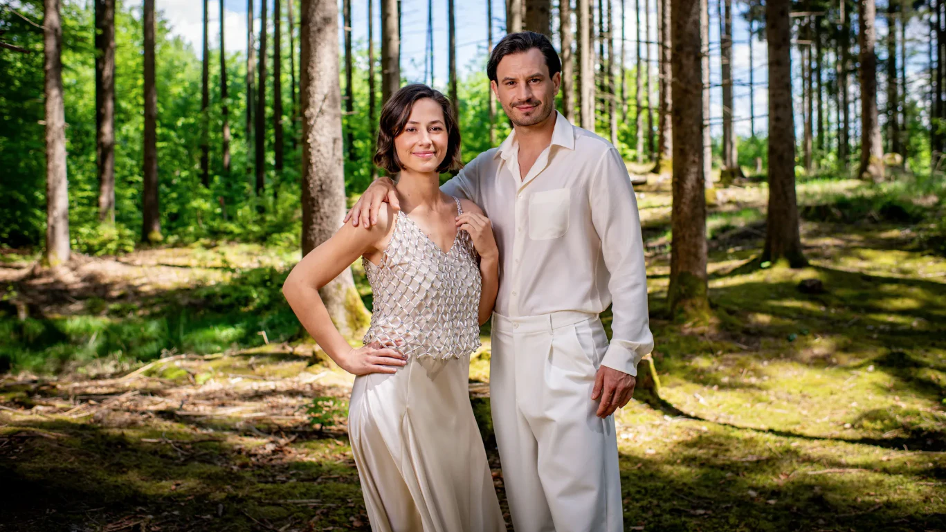 Emilia (Pippa Fee Rupperti) und Massimo (Jaime Ferkic) sind das neue Liebesduo der 23. Staffel.