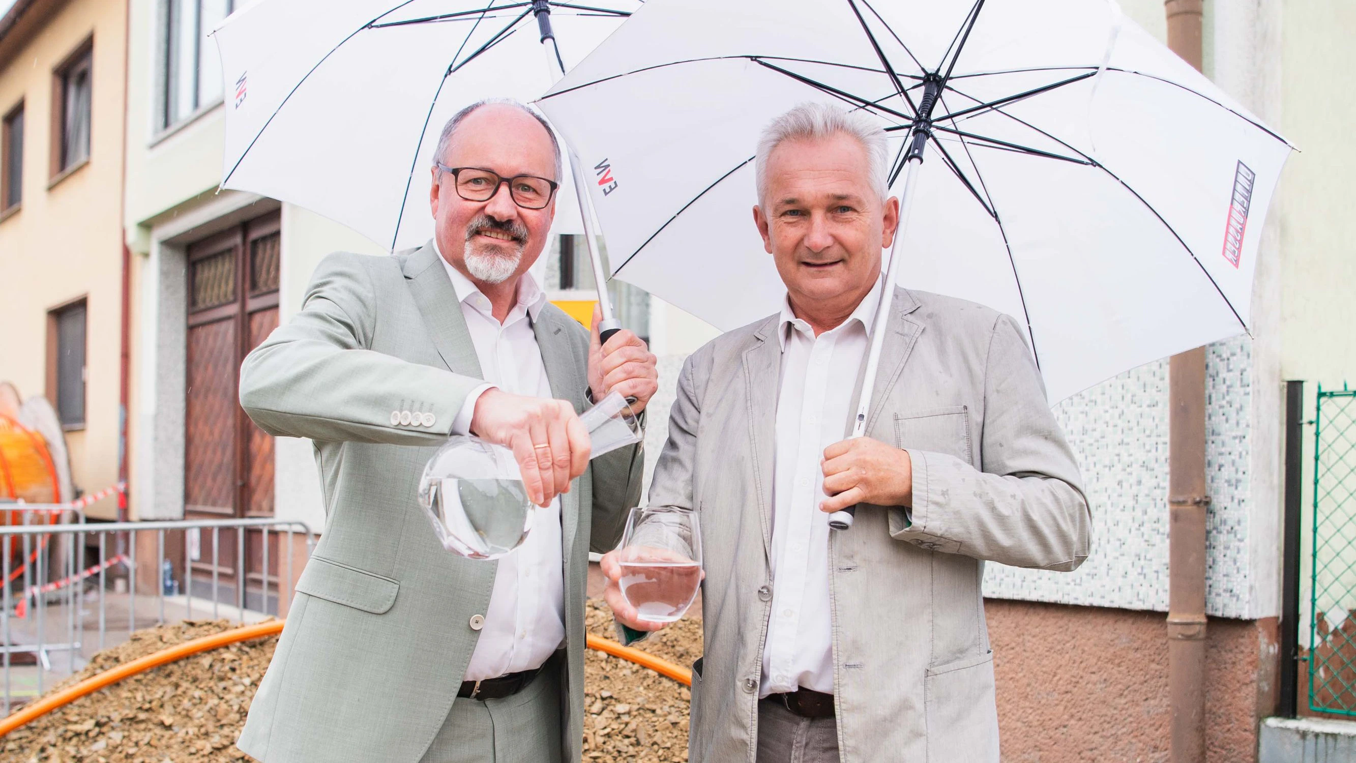 EVN Wasser Geschäftsführer Raimund Paschinger und Bürgermeister Leopold Figl