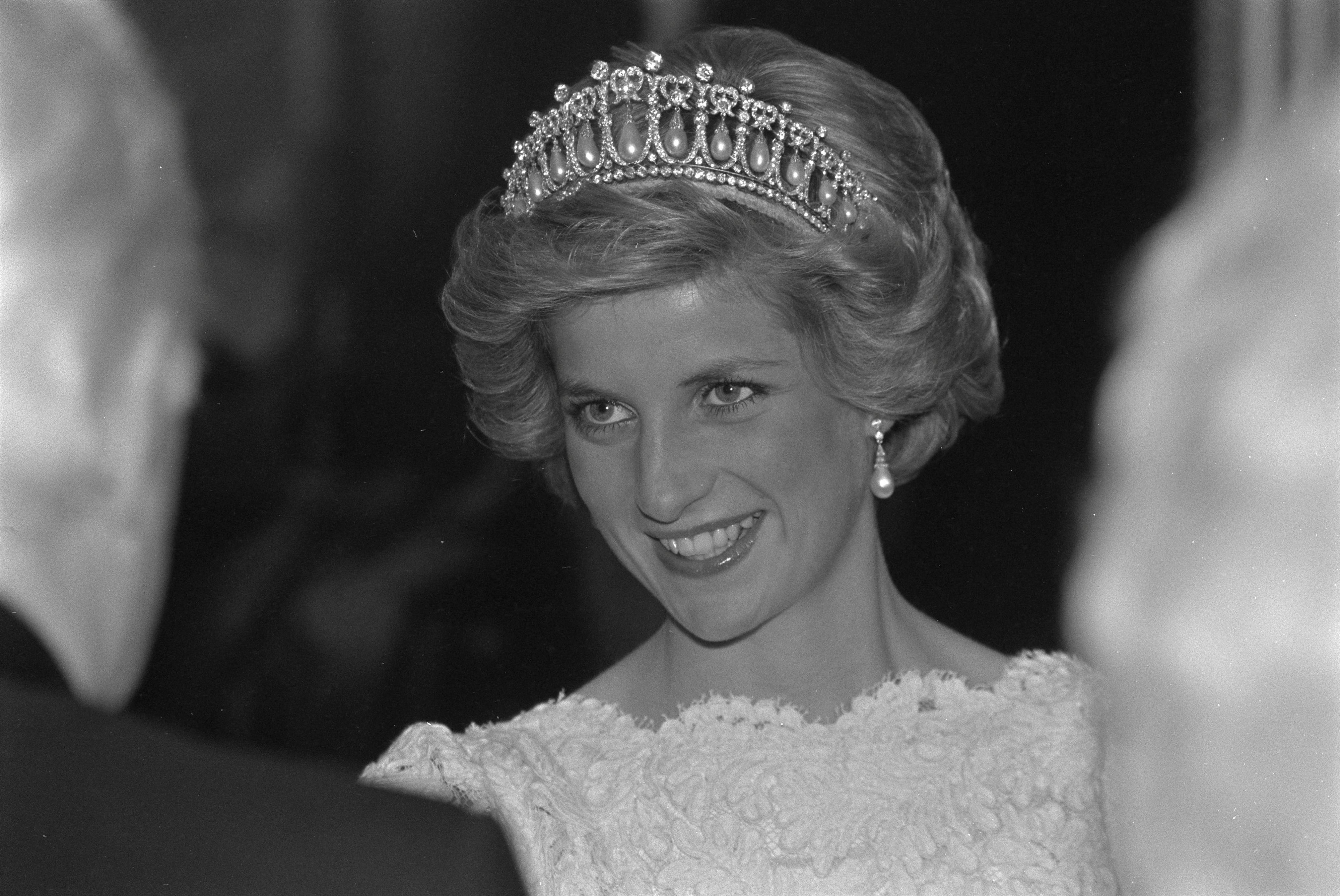 Prinzessin Diana bei einem Abendessen und Empfang in der britischen Botschaft in Washington, D.C. am 10. November 1985.