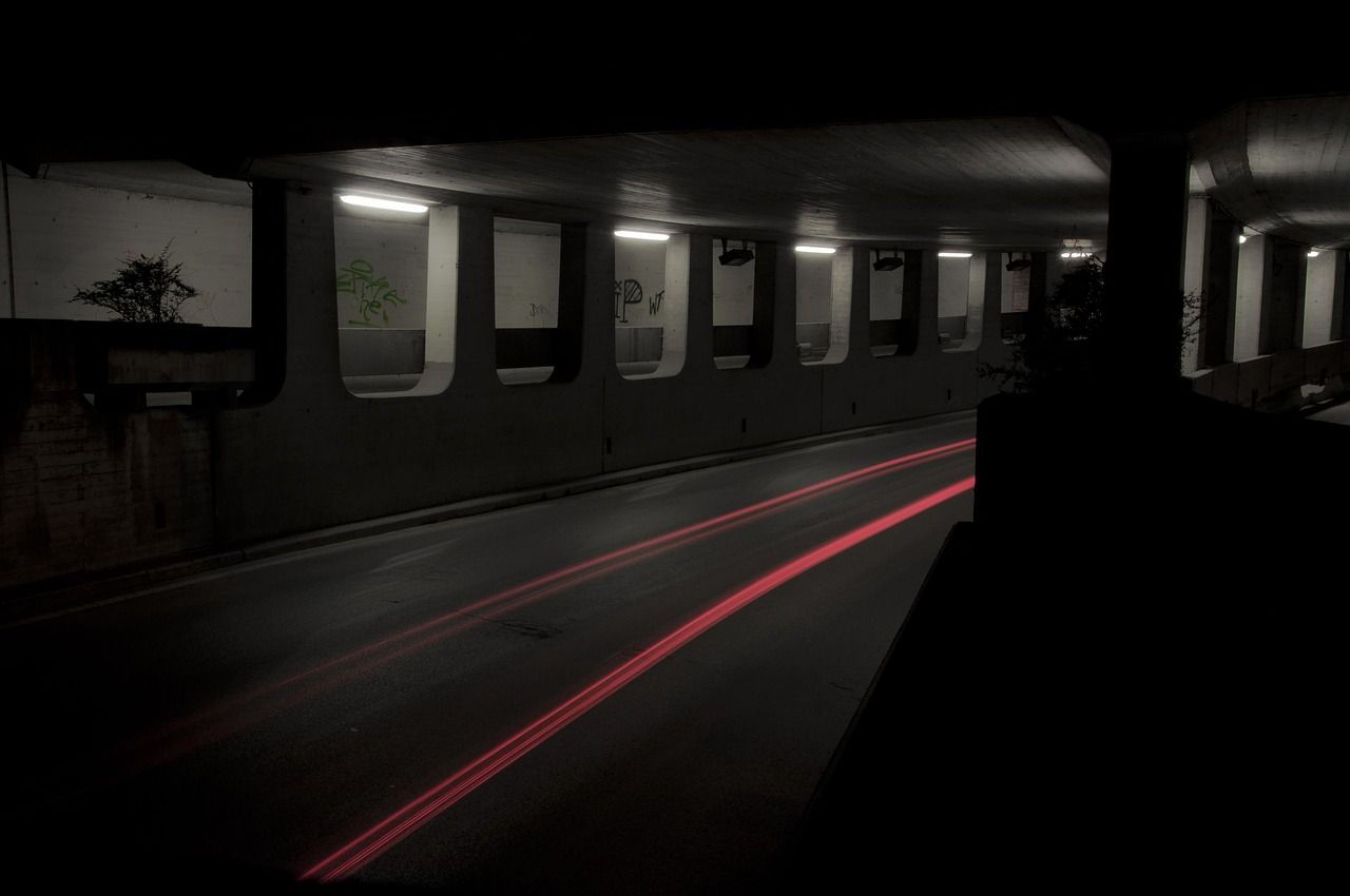 Beleuchteter Betontunnel