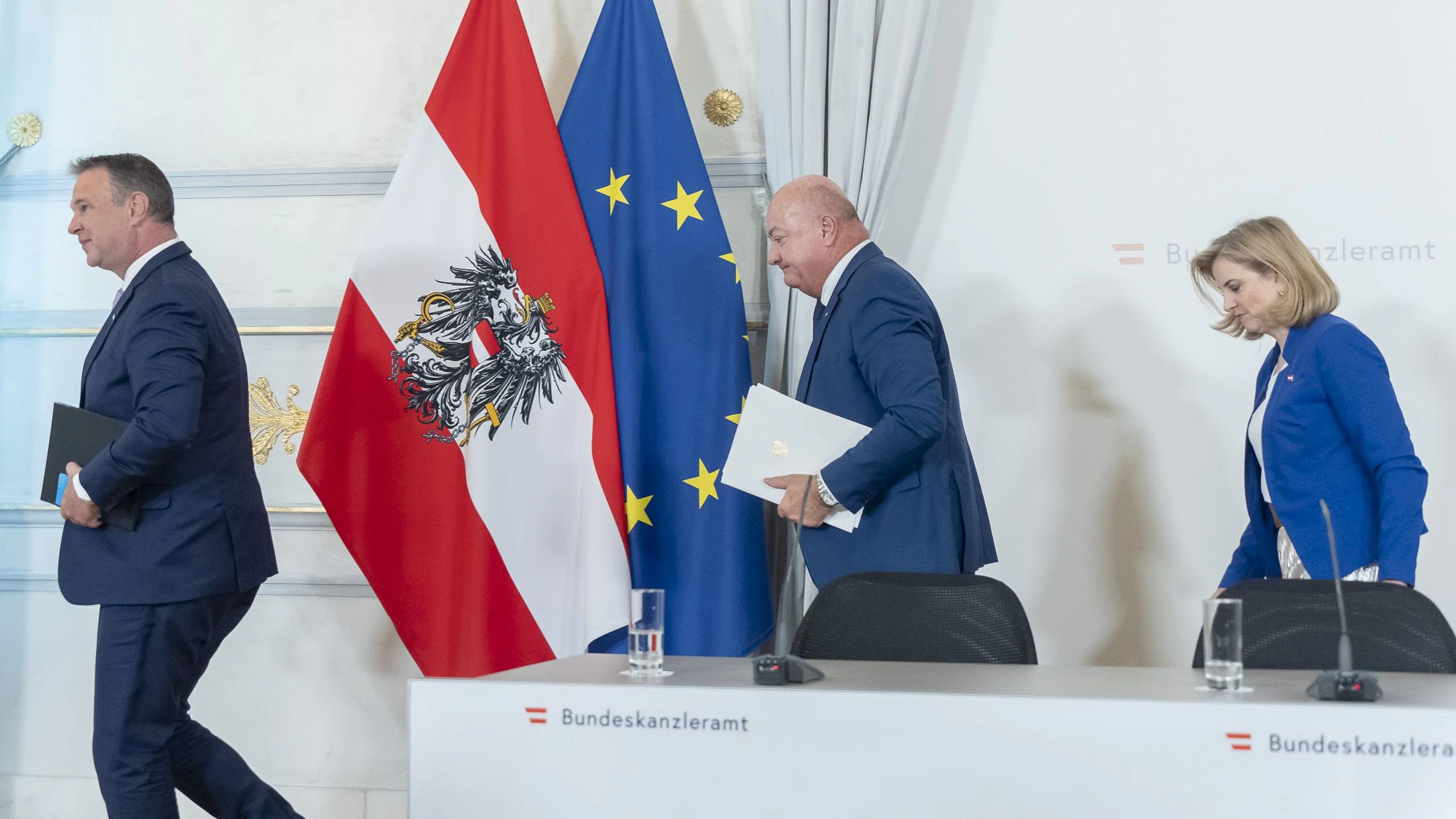 Heute.at - Umfrage-Knaller: Mehrheit fordert jetzt Neuwahlen