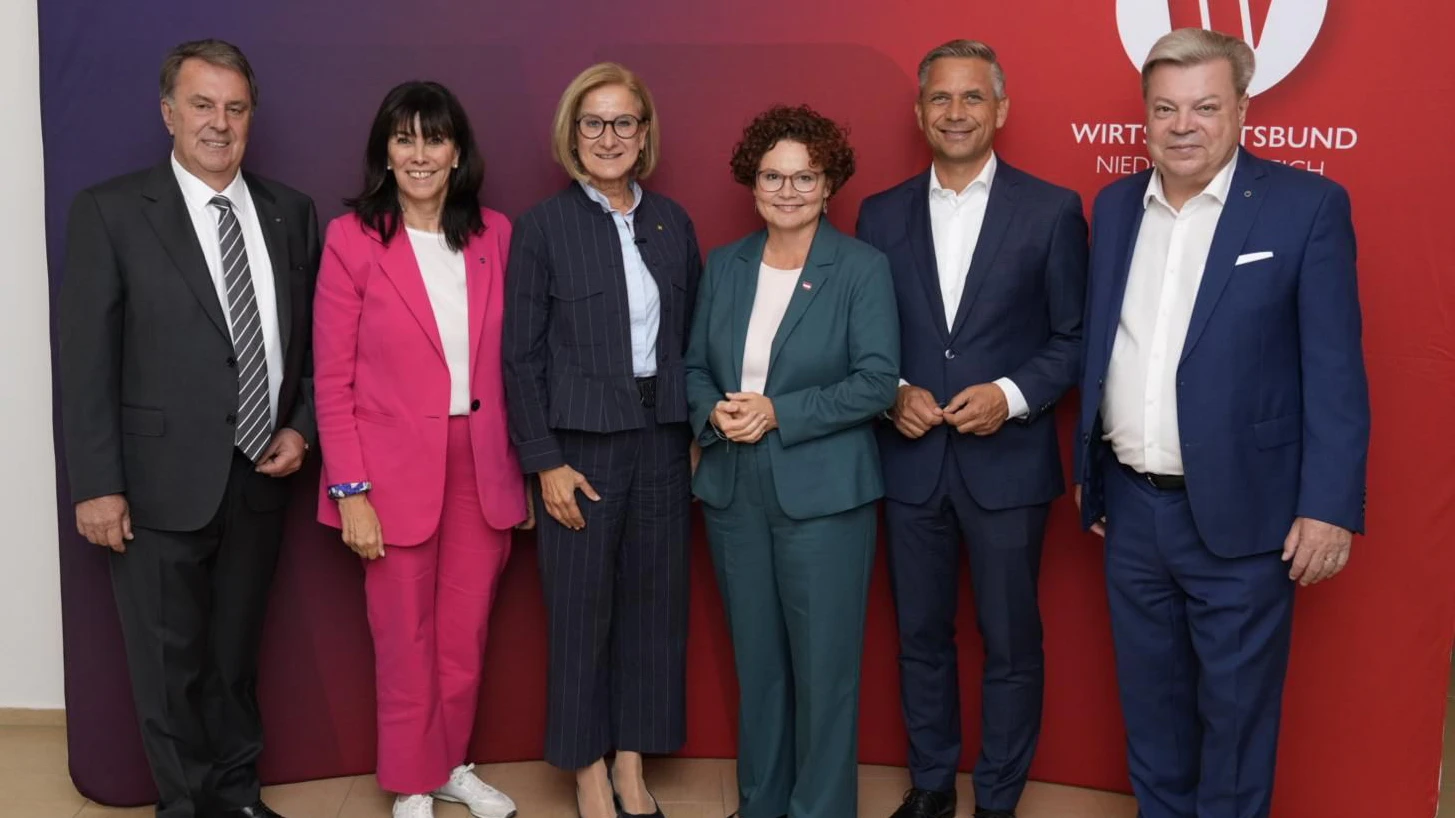 (v. l.) WKNÖ Präsident WBNÖ Landesgruppenobmann Wolfgang Ecker, ÖWB und WKÖ Präsidentin Martha Schultz, Landeshauptfrau Johanna Mikl-Leitner, Staatssekretärin Elisabeth Zehetner, Bundesminister für Wirtschaft, Energie und Tourismus Wolfgang Hattmannsdorfer und Abgeordneter zum Nationalrat WBNÖ Direktor Harald Servus.
