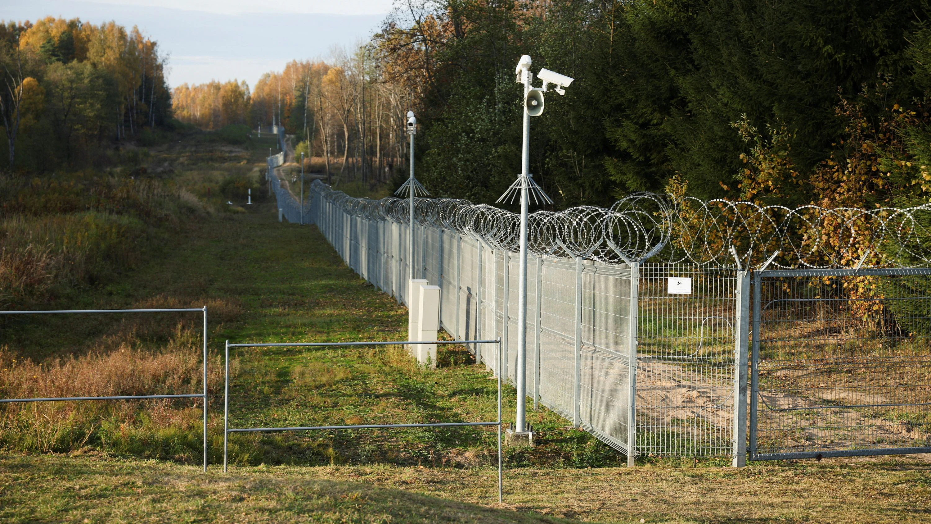 Wie "NTV" berichtet, gibt es auch an den Grenzen von Lettland und Polen zu Belarus immer wieder Tunnel, die entdeckt werden.