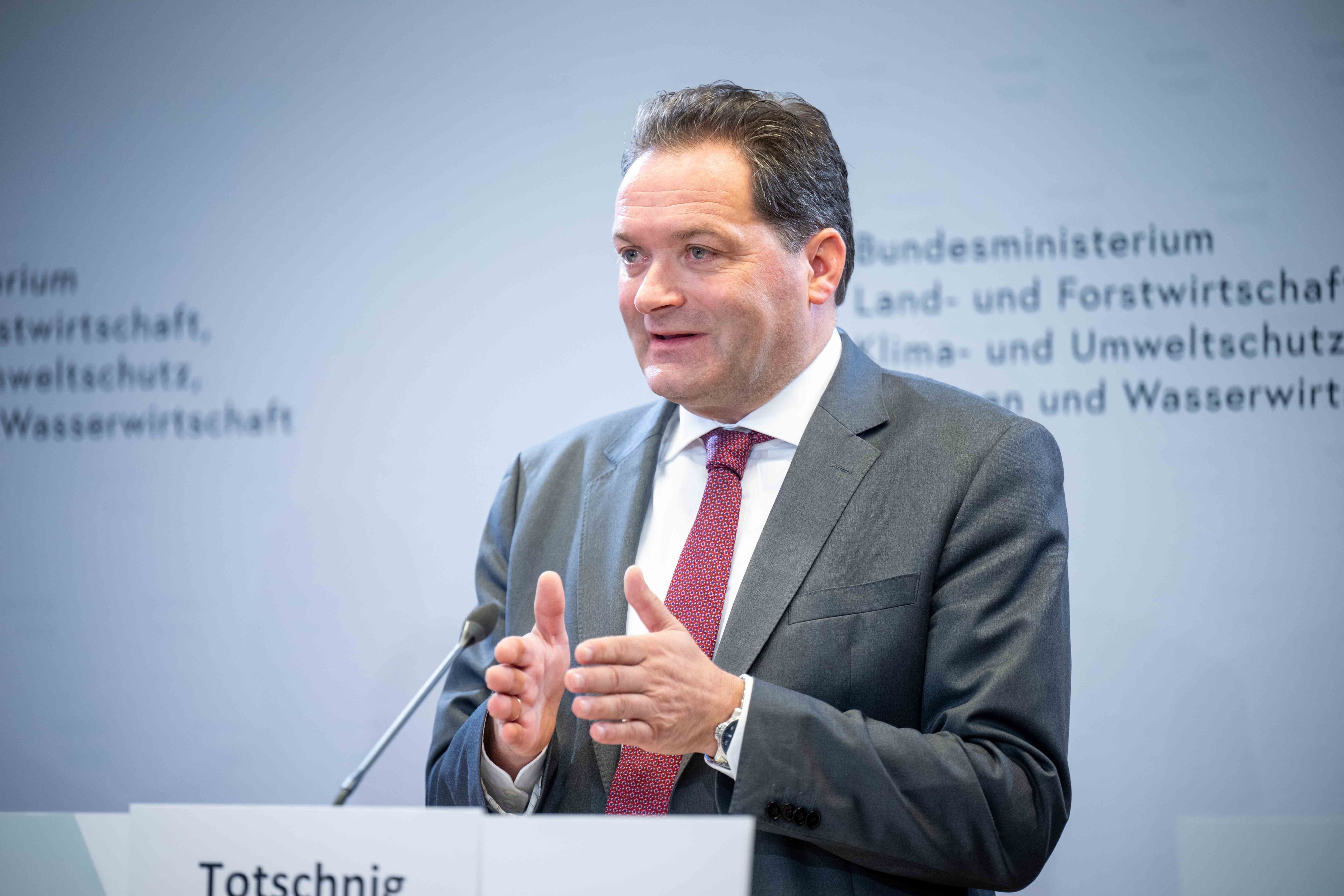 Heute.at - Kein Würgegriff – Regierung stellt Klimagesetz vor