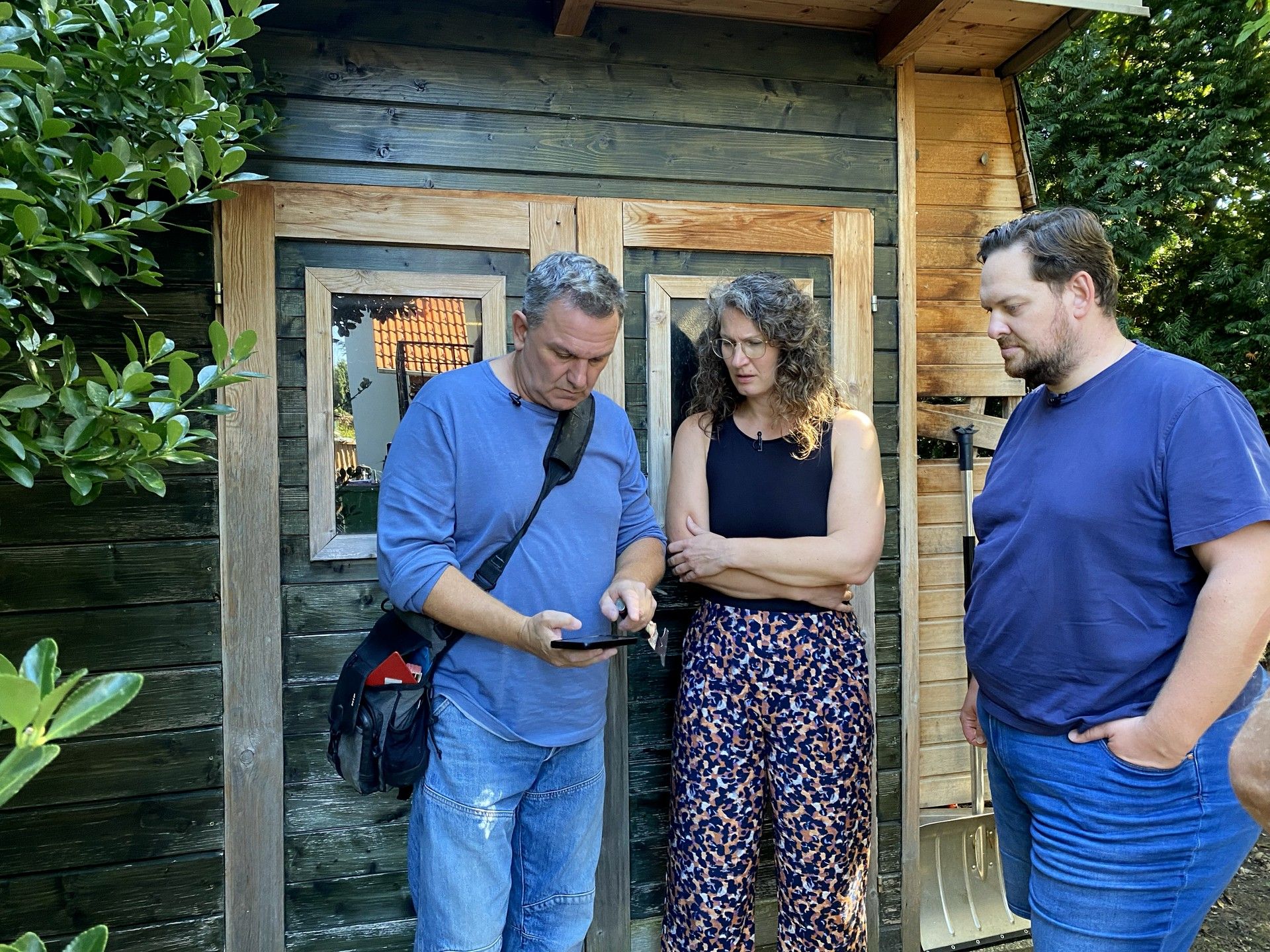 Judith List kämpft mit Schimmel in ihrem Keller, Günther Nussbaum (links) soll helfen.