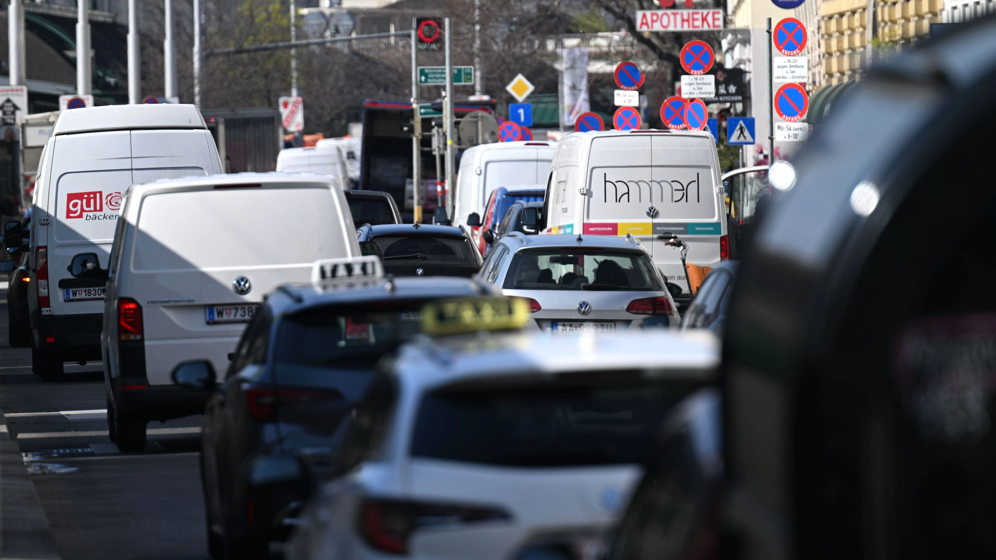 Autofahrer müssen am Samstag in Wien mit Verzögerungen rechnen.