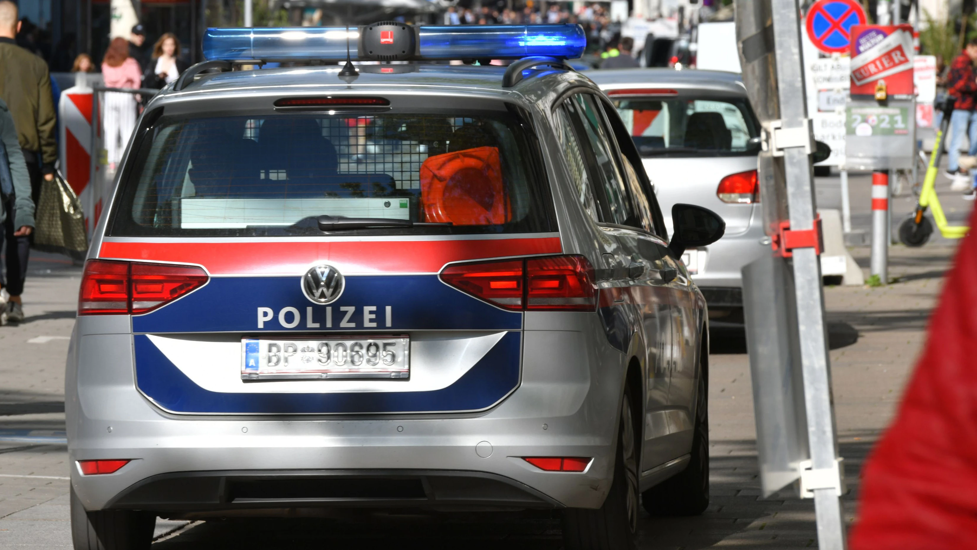 Heute.at - Eklat in Drogerie – Jugendliche beißen Ladendetektiv