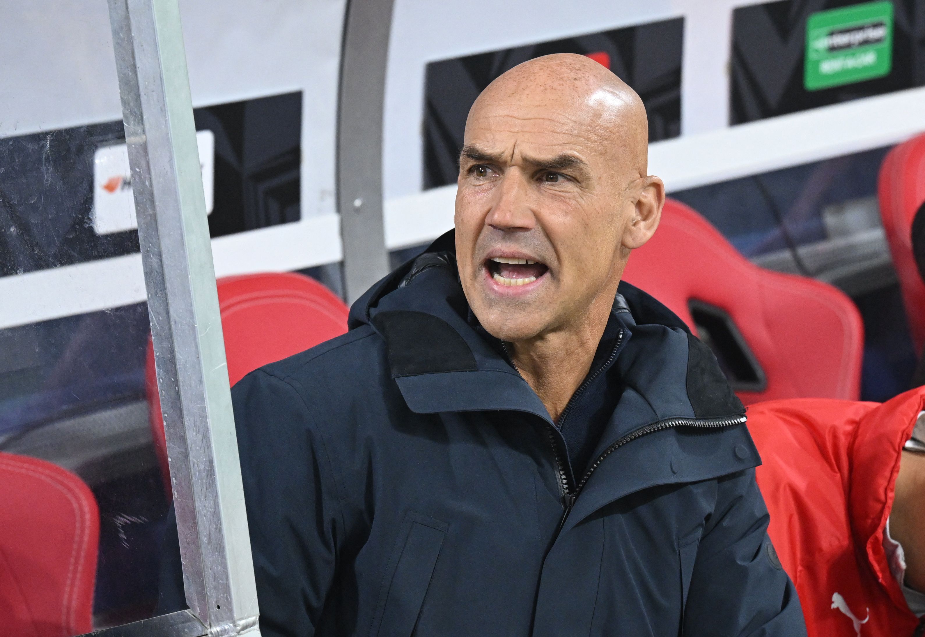 Trainer Thomas Letsch darf in Saudi-Arabien nicht entlassen werden. 
