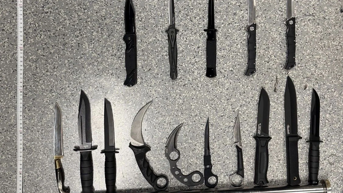 Heute.at - Messer-Attacke in Wien! Polizei findet Waffenarsenal