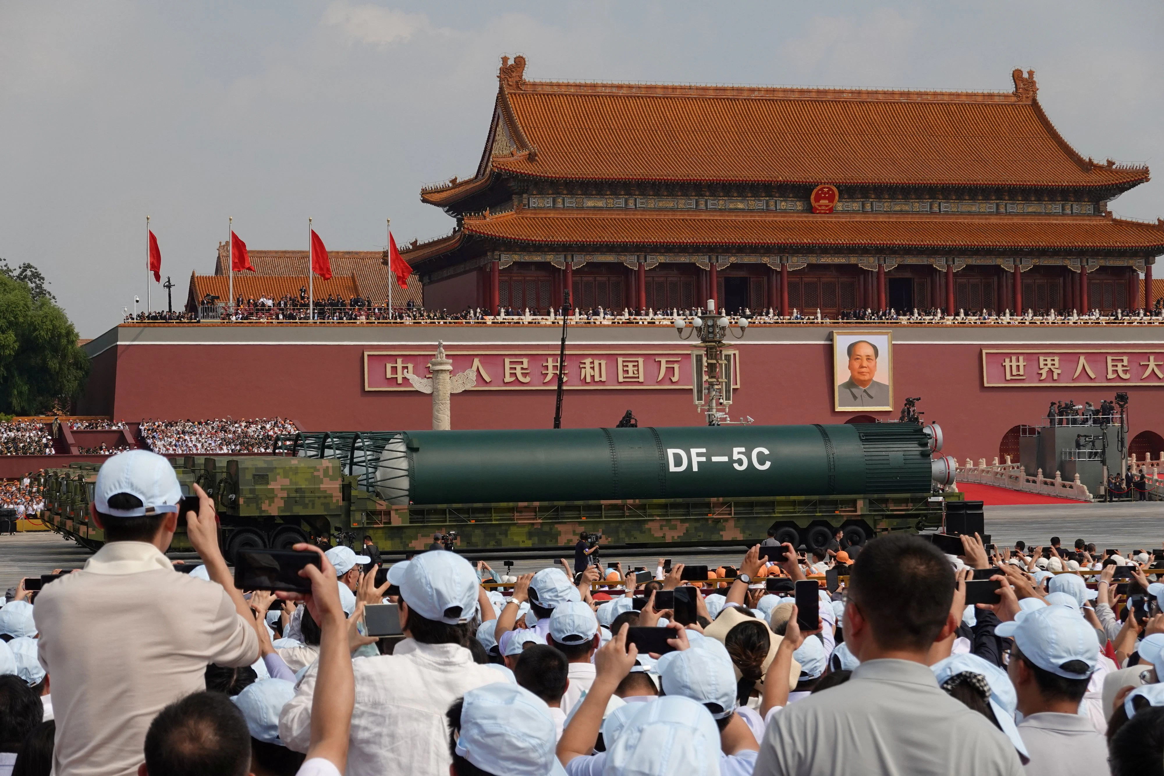 Chinesische Interkontinentalraketen mit Atomsprengköpfen bei einer Parade anlässlich des 80. Jahrestages des Endes des 2. Weltkriegs: Das neue Wettrüsten findet in den Computern statt