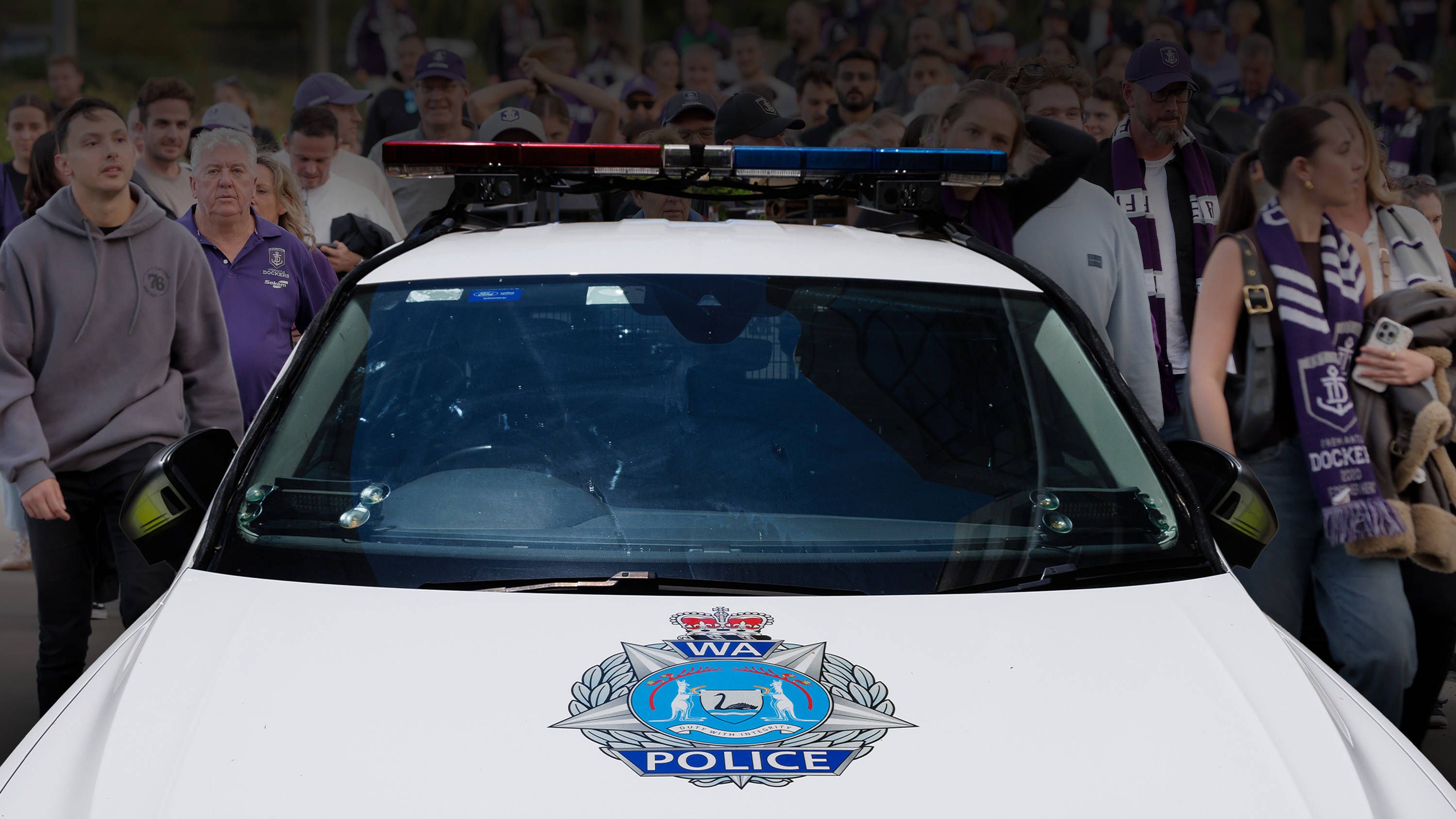 Ein Polizist aus einem Vorort von Perth hat eine Attacke gegen ein Neugeborenes gestanden.