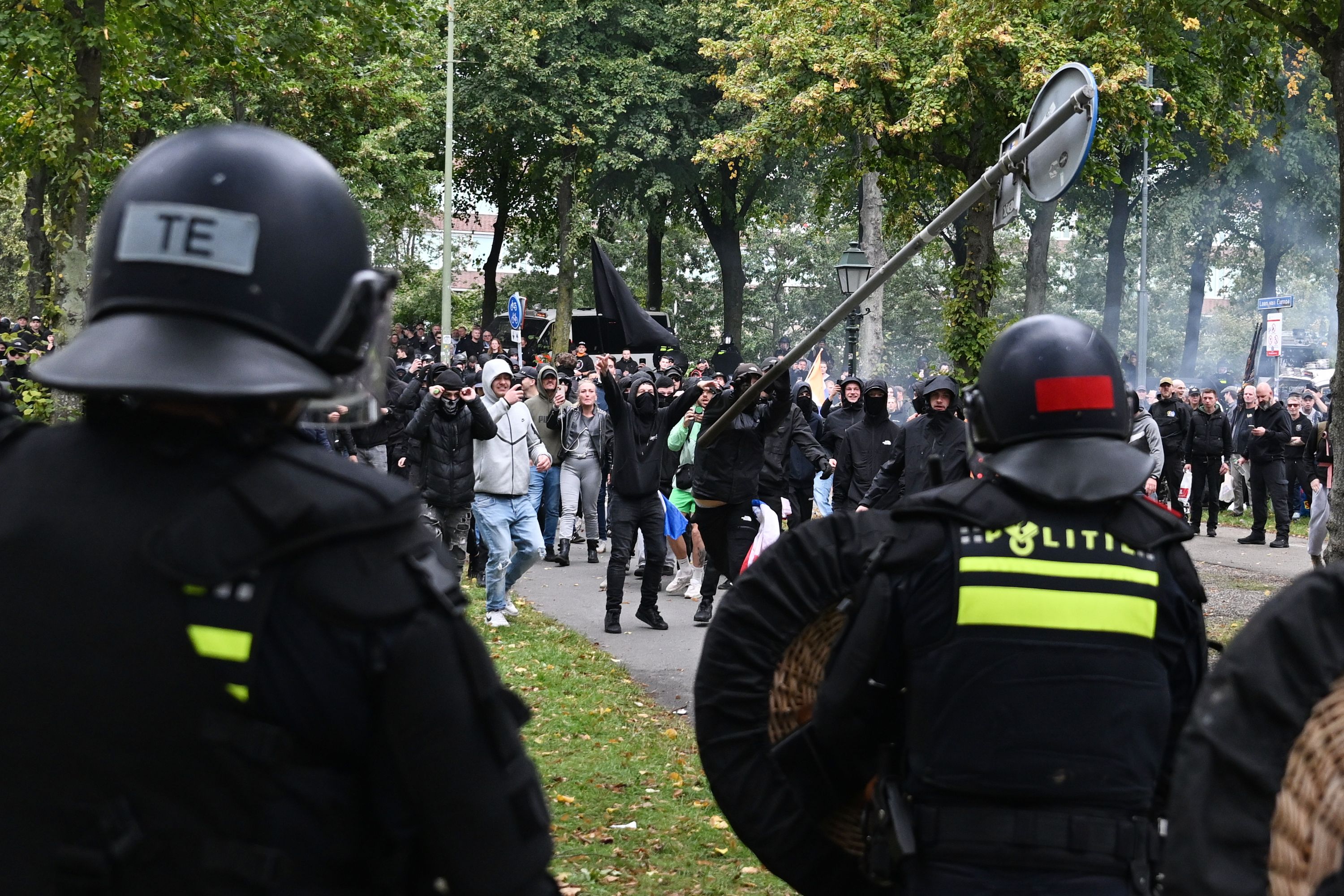 In Den Haag eskalierte eine Demonstration völlig.