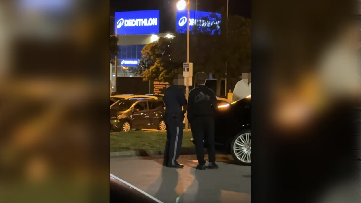 Heute.at - Fake-Cop posiert mit Waffe: Echter Polizei fällt es auf