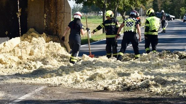 Aufwendige Bergung nach Verkehrsunfall auf der B60