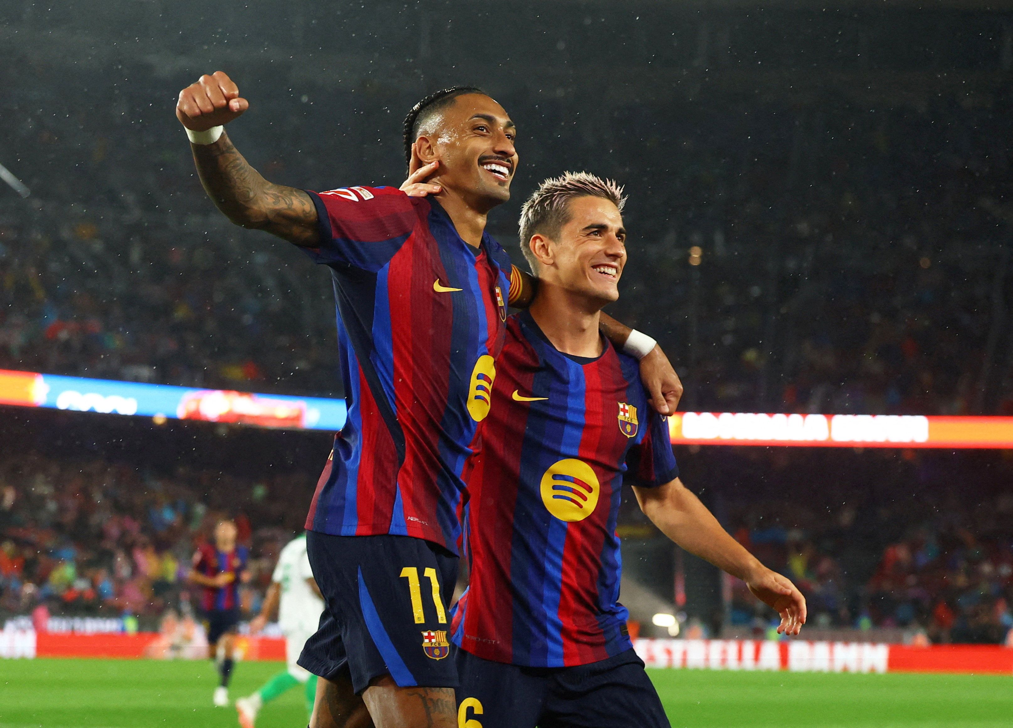 Heute.at - Raphinha-Festspiele! Barca dreht Spiel in Sevilla