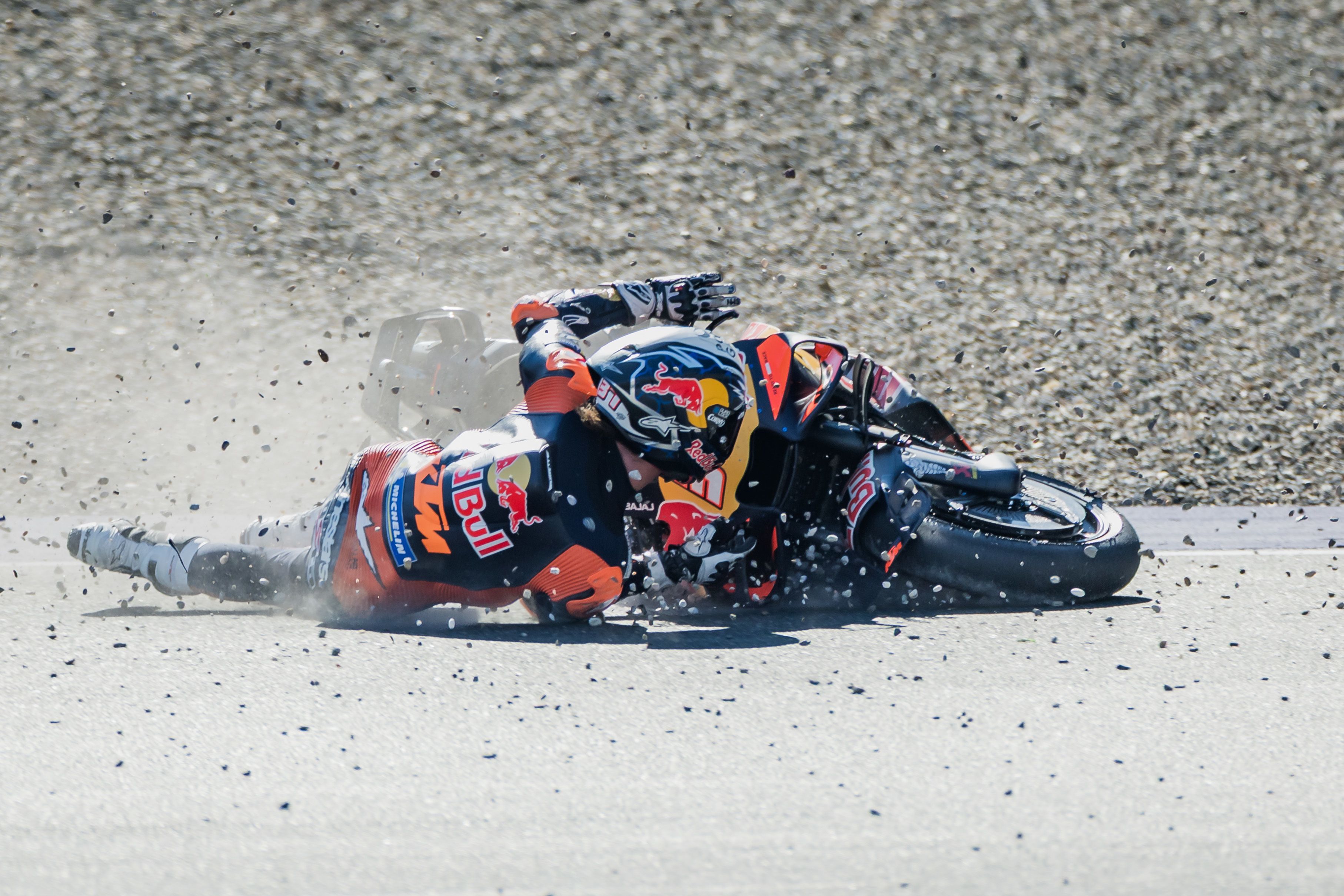 Pedro Acosta warf am Samstag im Sprint seine KTM weg, auch beim Warm-up am Sonntag erwischte es ihn.