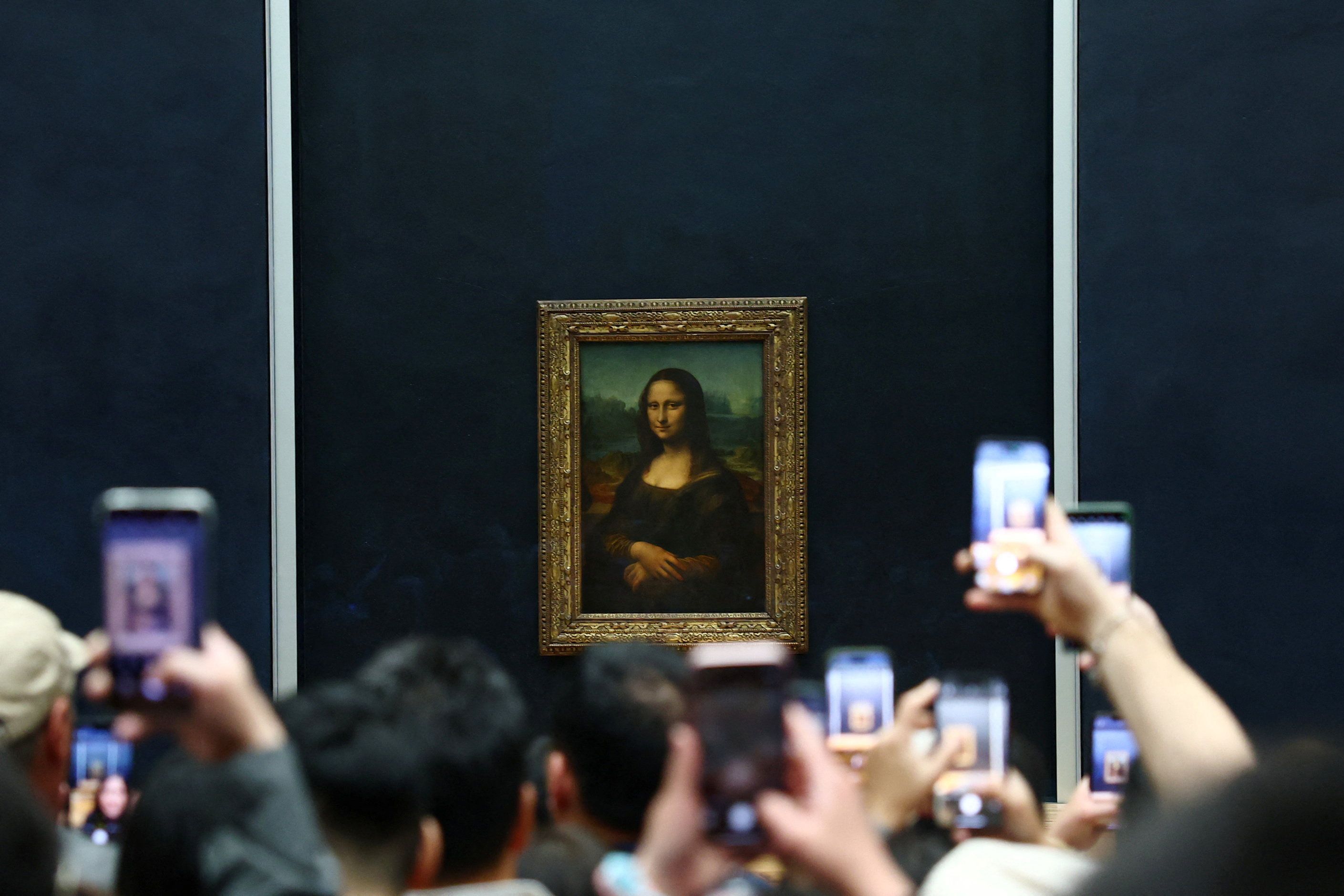 Die Mona Lisa selbst blieb zum Glück unversehrt.
