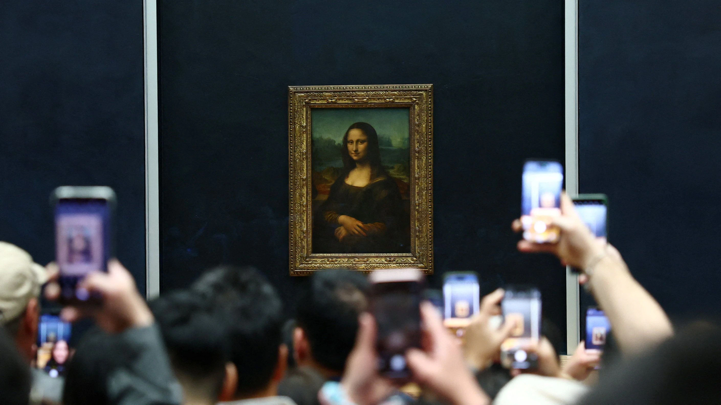Die Mona Lisa selbst blieb zum Glück unversehrt.