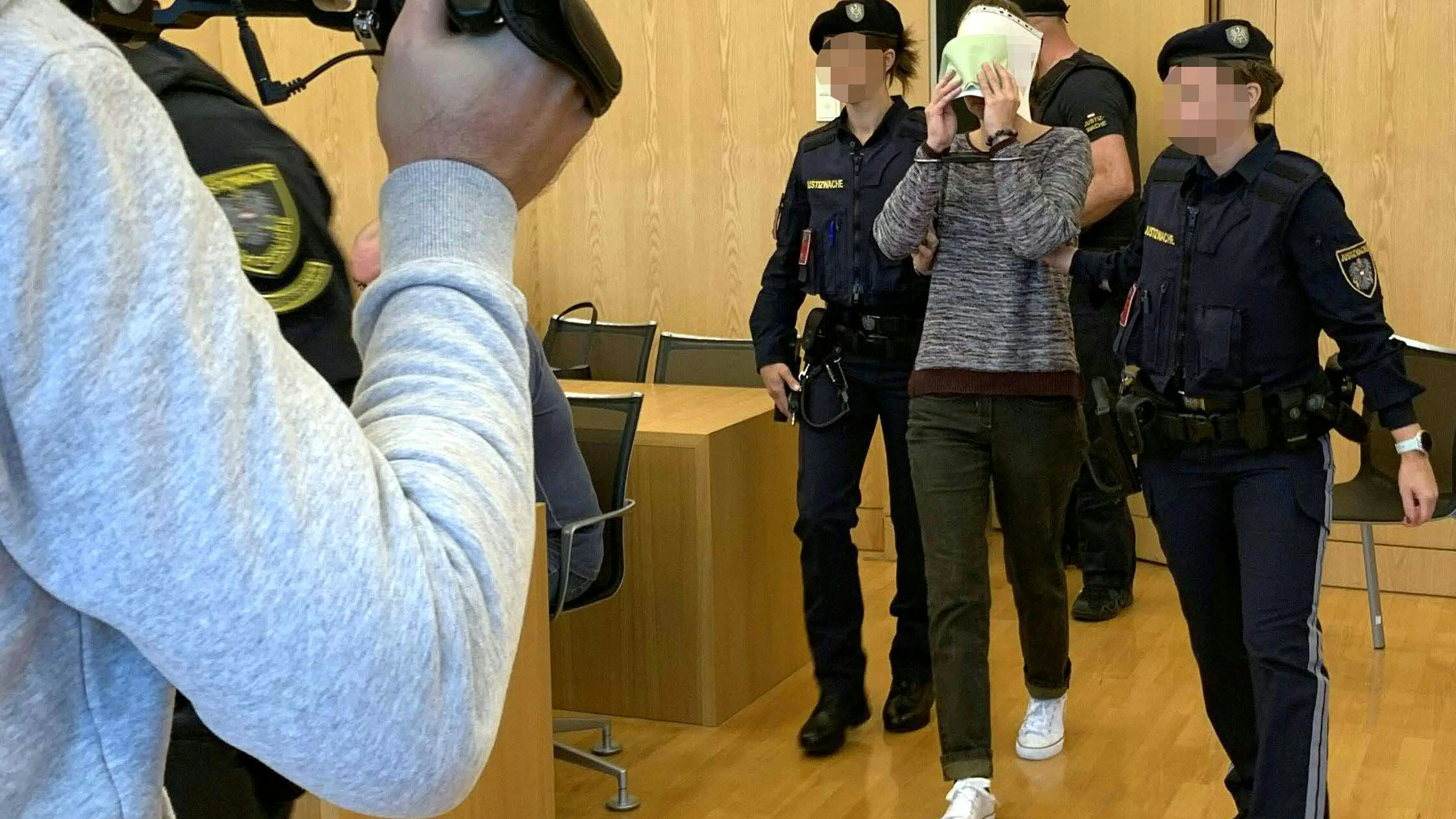 Im Jänner soll diese Frau ihren Sohn getötet haben. Der Prozess findet jetzt in Leoben statt.